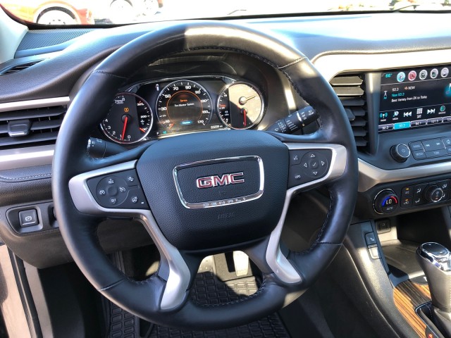 2017 GMC Acadia Denali 11