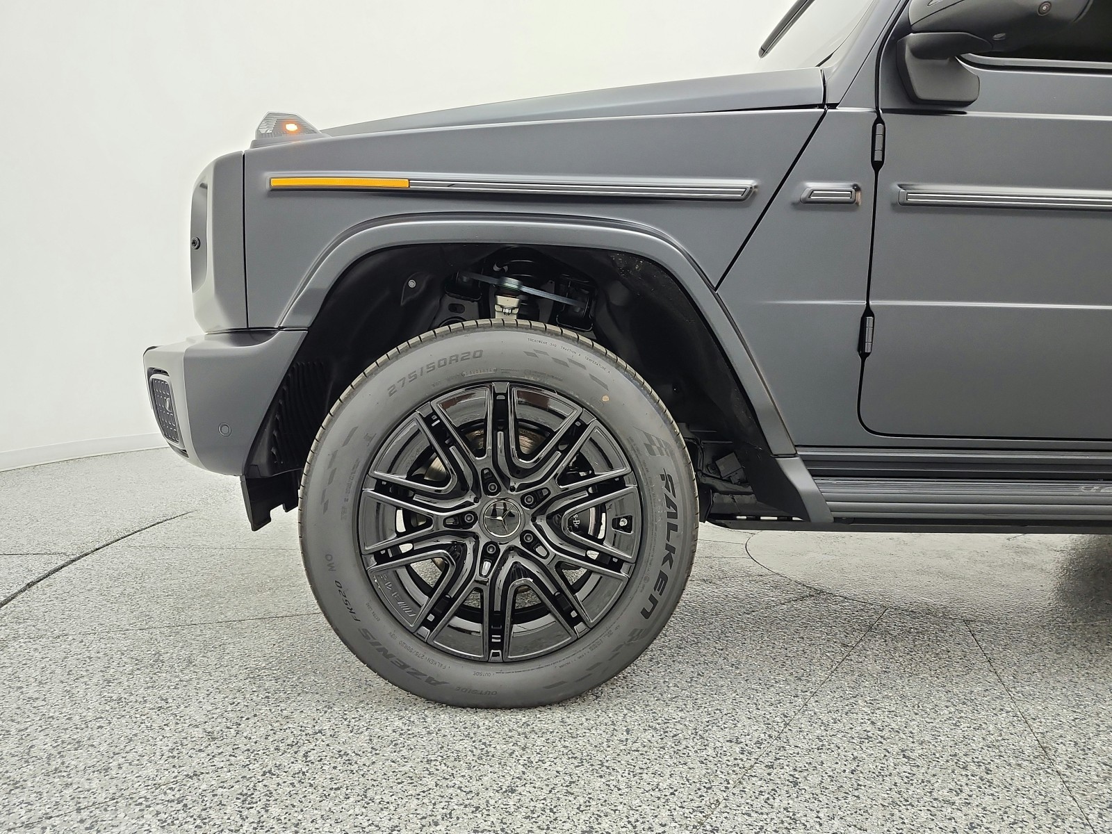New 2027 MANUFAKTUR Night Black magno Mercedes-Benz G 580e SUV image 13