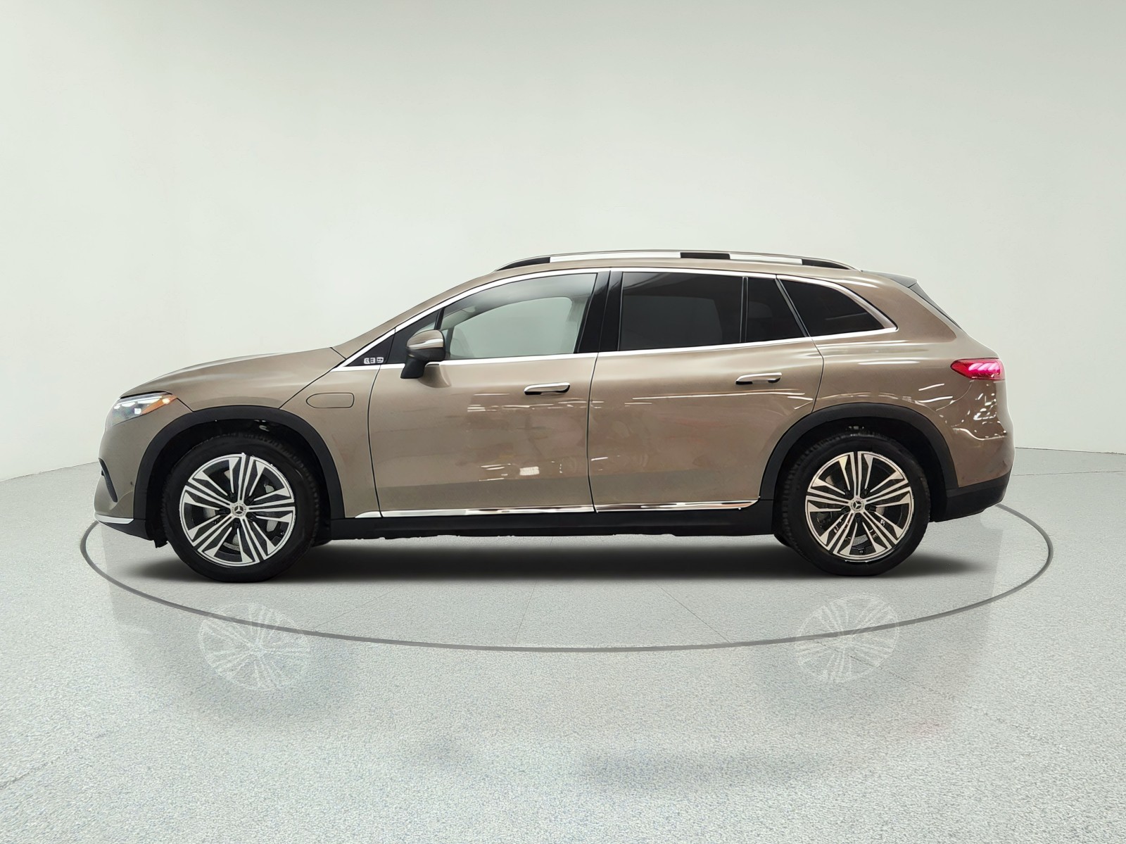 New 2027 Sonoran Brown Metallic Mercedes-Benz EQS 400 4MATIC® SUV image 8