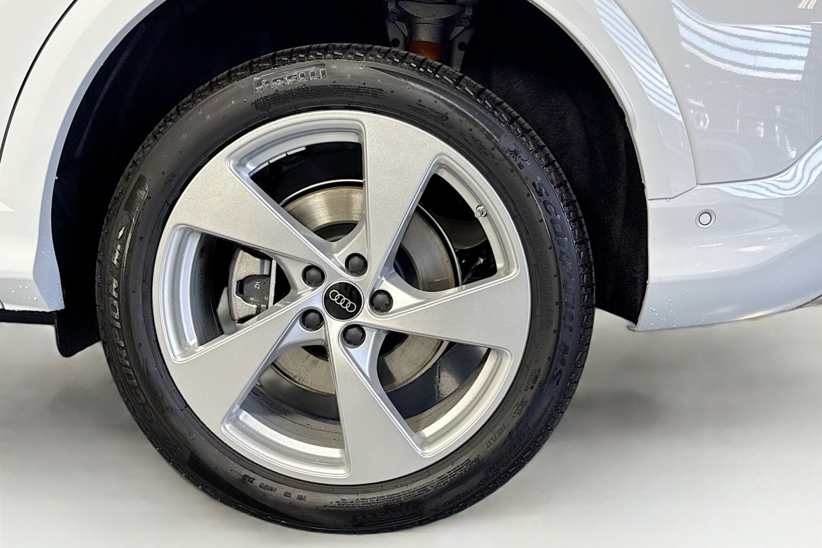 New 2025 Glacier White Metallic Audi Premium Plus 2.0 TFSI quattro image 28