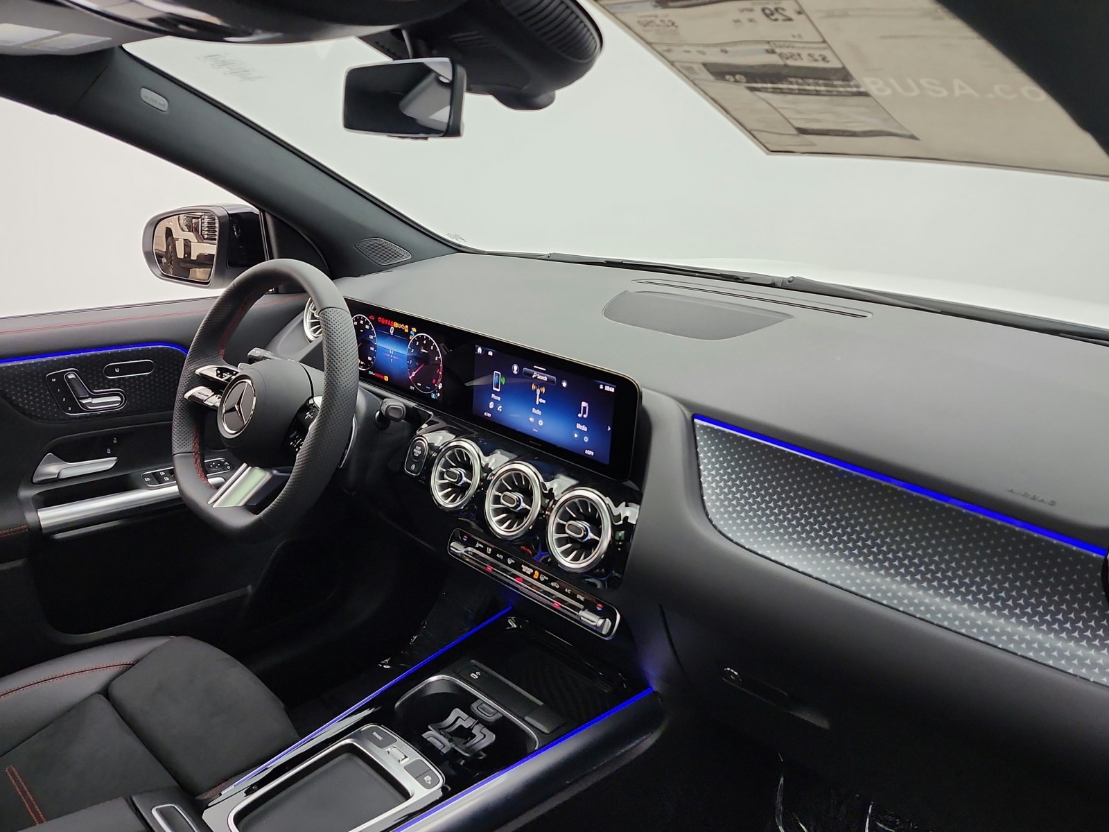 New 2026 Polar White Mercedes-Benz GLA 250 image 17