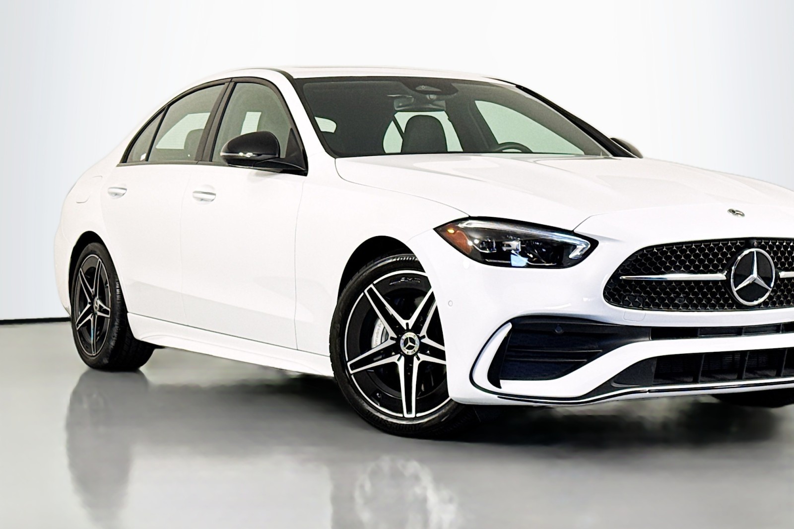 Used 2022 MANUFAKTUR Moonlight White Metallic Mercedes-Benz C 300 image 13