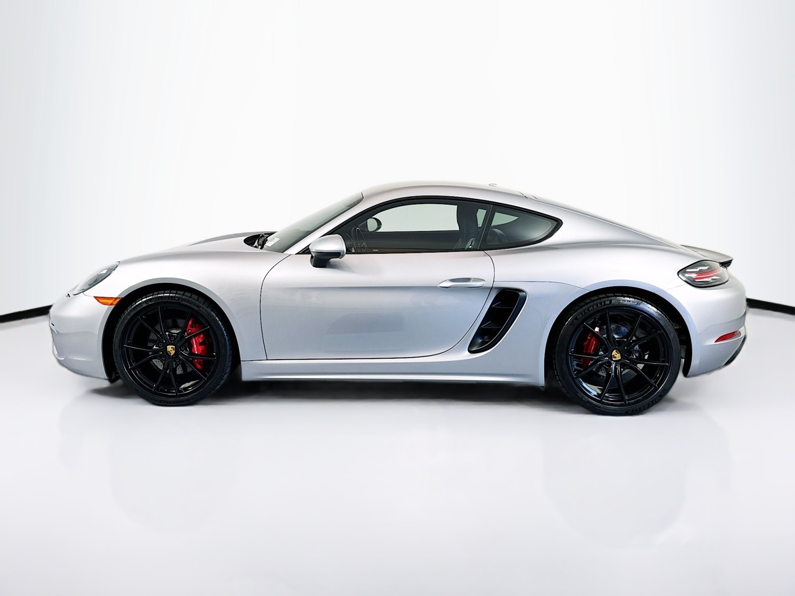 2018 Porsche 718 Cayman S 8