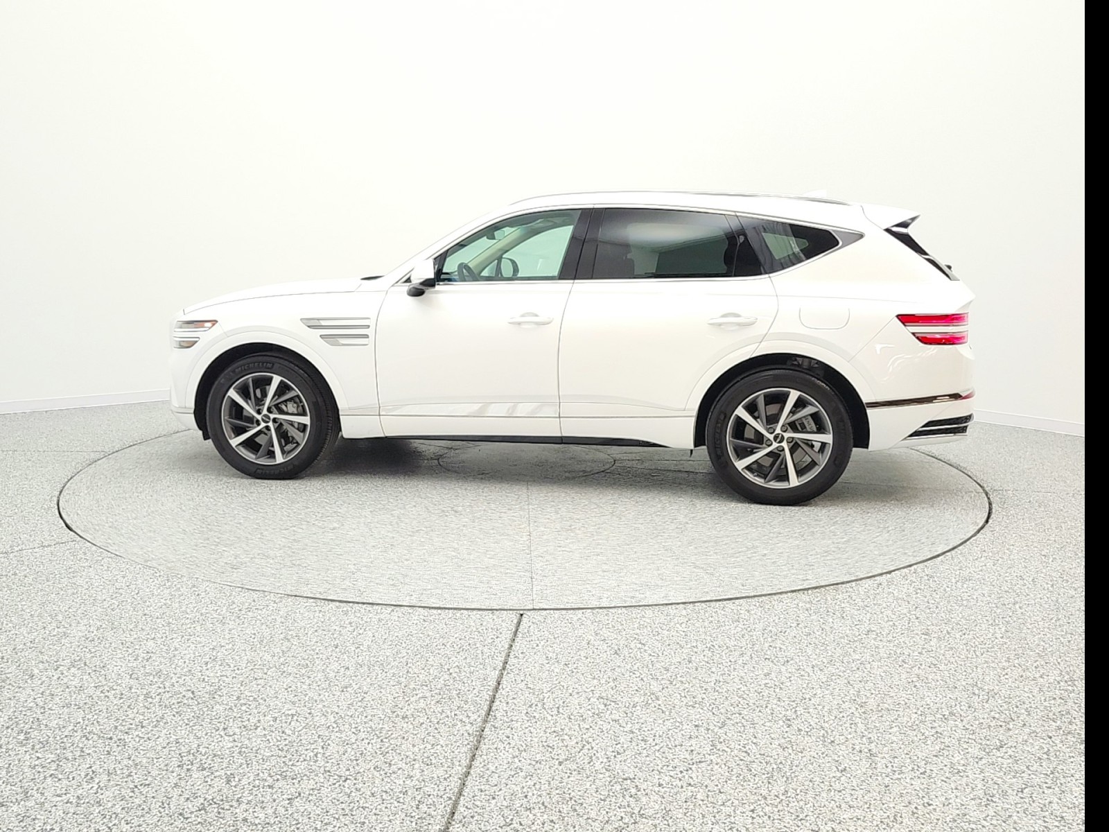 Used 2025 Uyuni White Genesis 2.5T Select AWD image 8