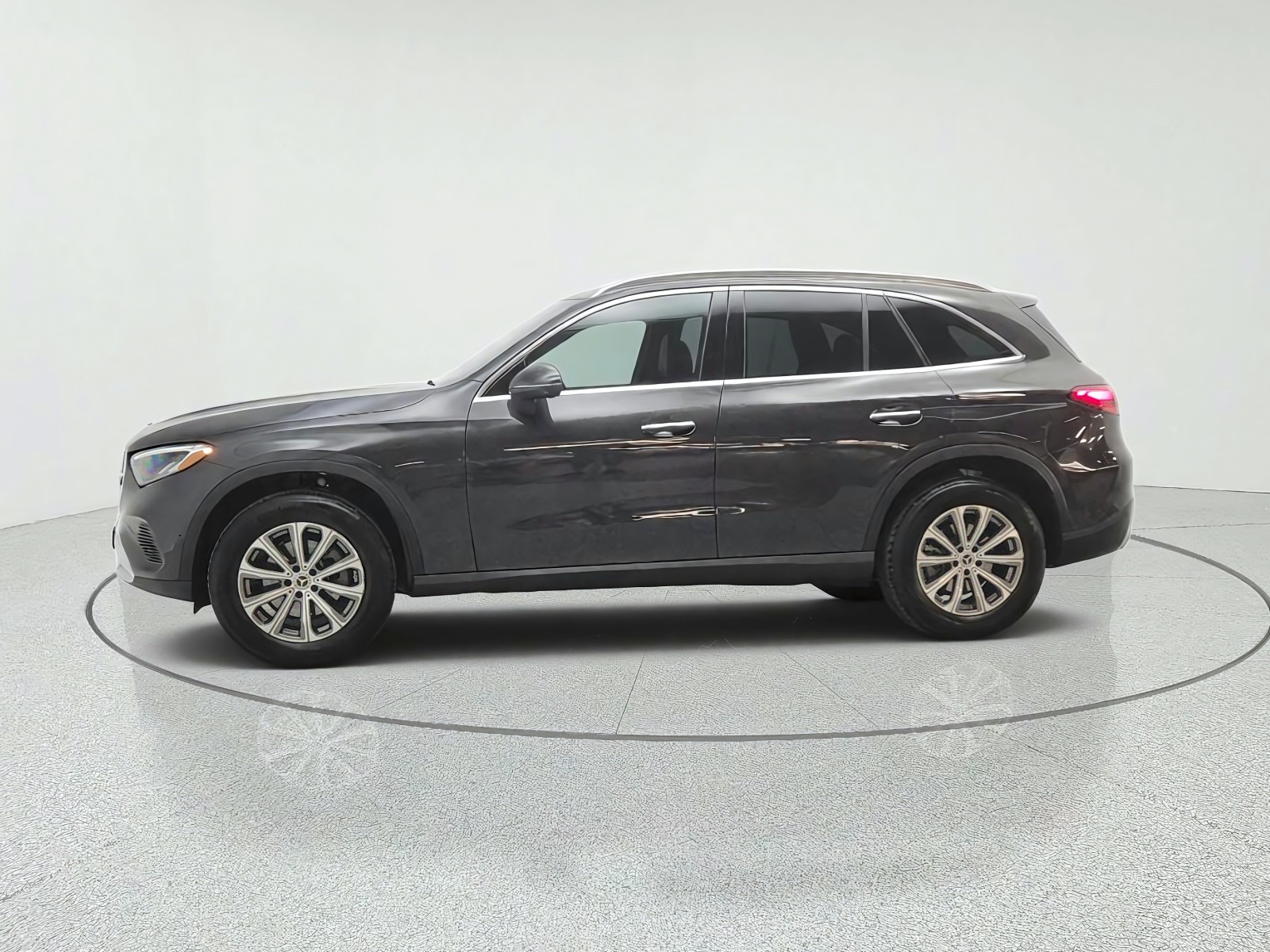 Certified Used 2026 Graphite Grey Metallic Mercedes-Benz GLC 300 SUV image 8