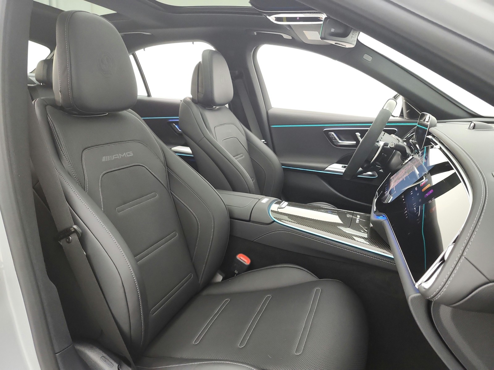 New 2026 MANUFAKTUR Alpine Grey Mercedes-Benz AMG® E 53 E image 11