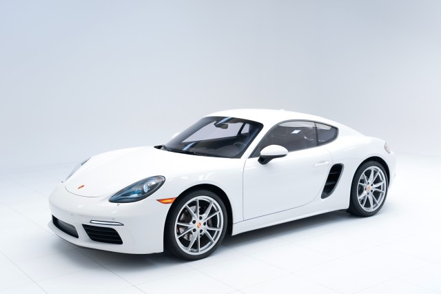 2017  718 Cayman  in , 