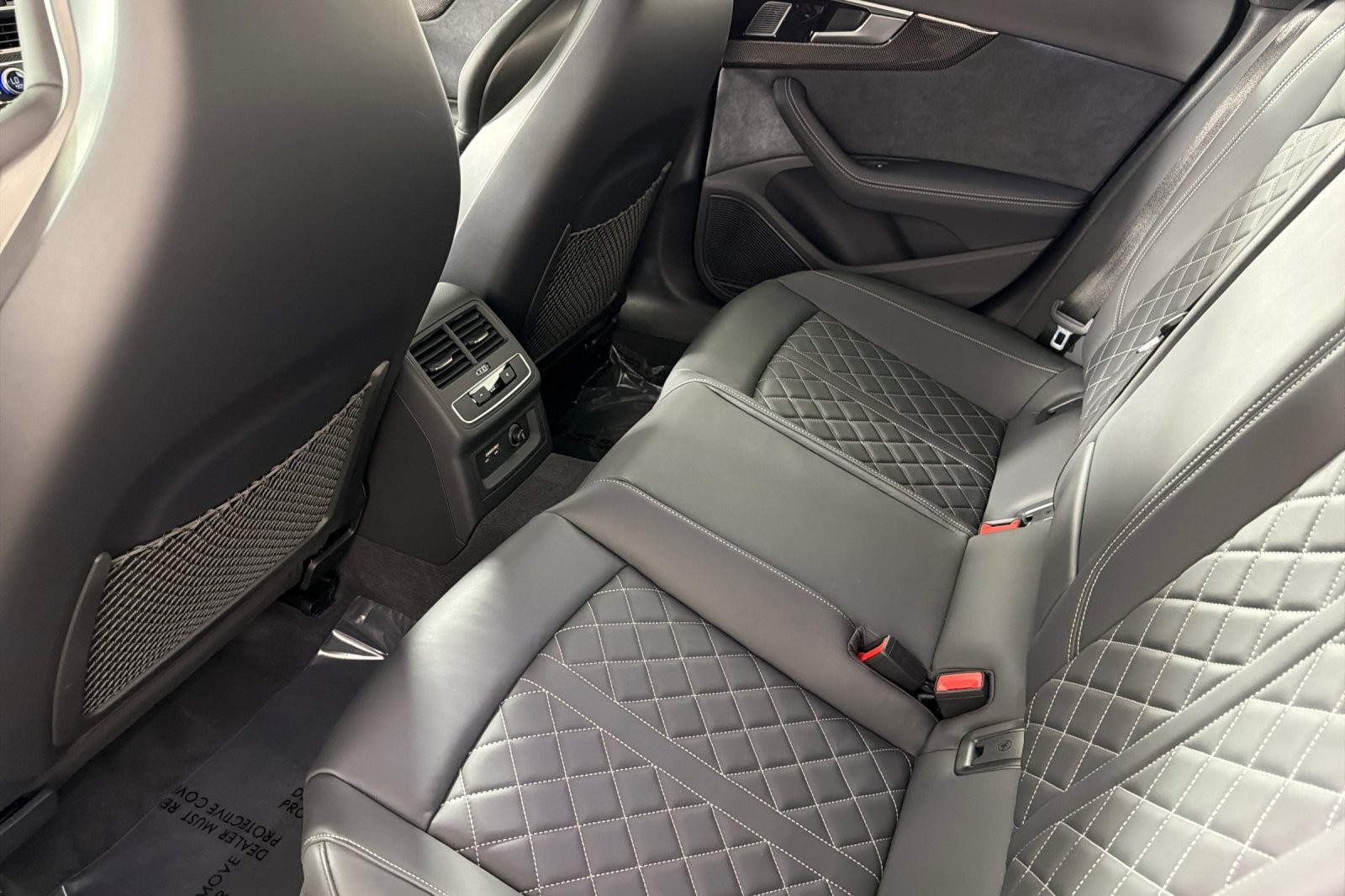 Used 2023 Daytona Gray Pearl Effect Audi Premium Plus 3.0 TFSI quattro image 11