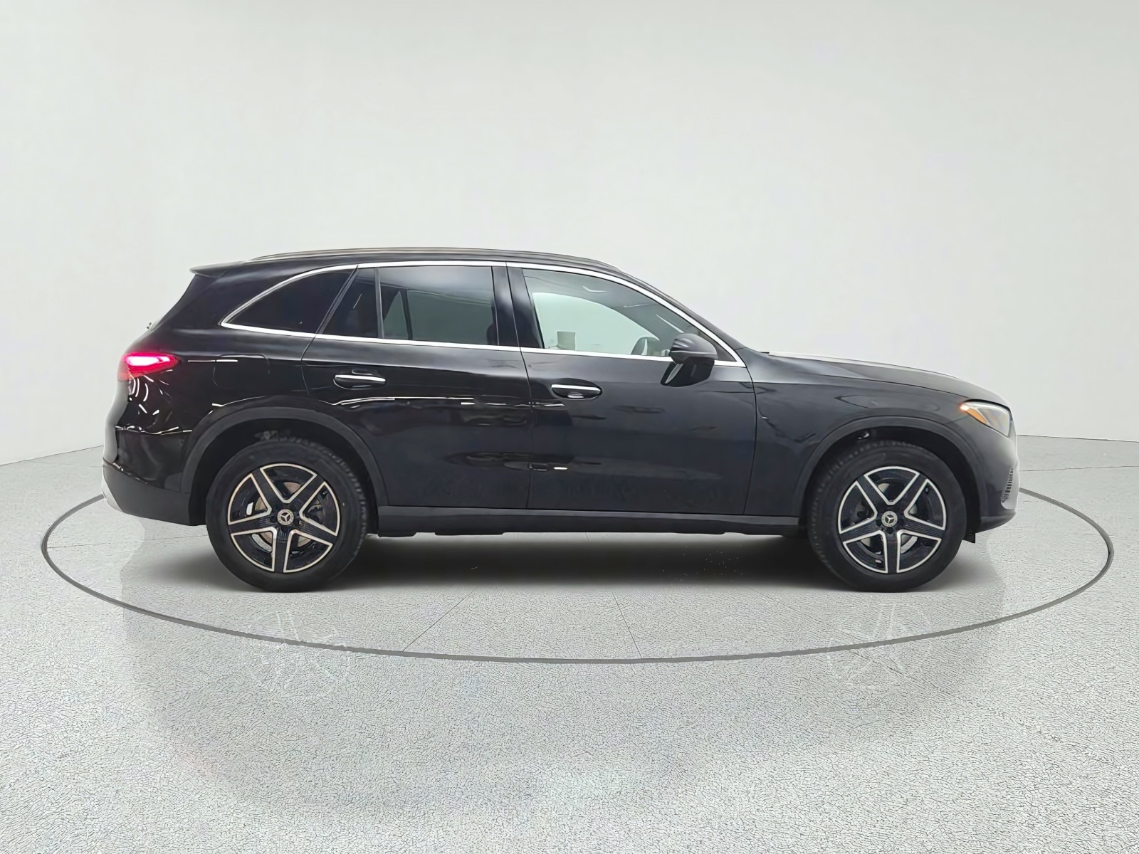 New 2027 Obsidian Black Metallic Mercedes-Benz GLC 300 SUV image 4