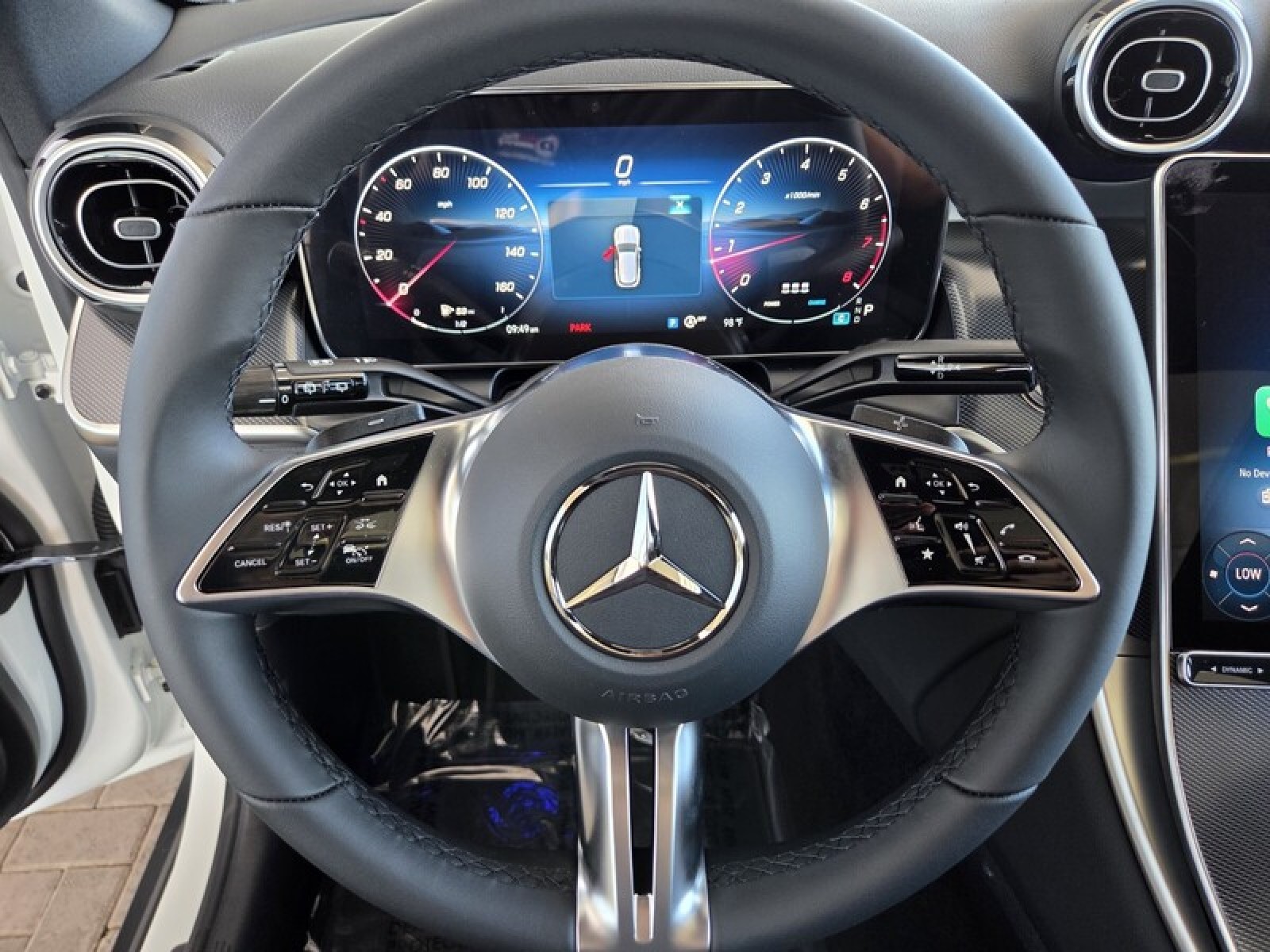 New 2027 Polar White Mercedes-Benz GLC 300 SUV image 21
