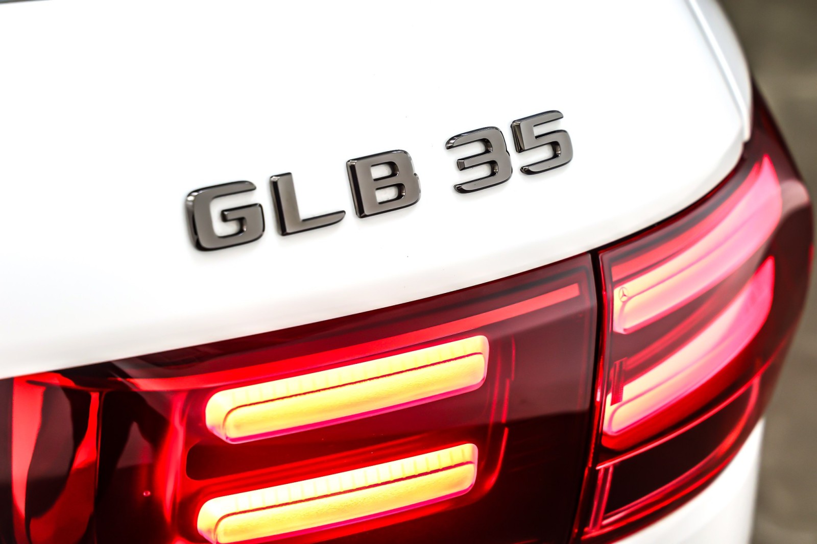 Used 2025 Polar White Mercedes-Benz AMG® GLB 35 4MATIC SUV image 10