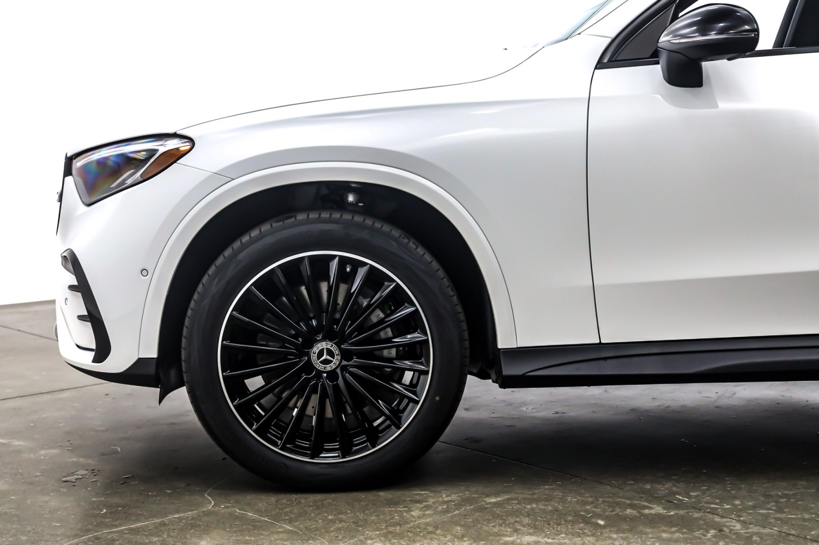New 2026 Polar White Mercedes-Benz GLC 300 SUV image 10
