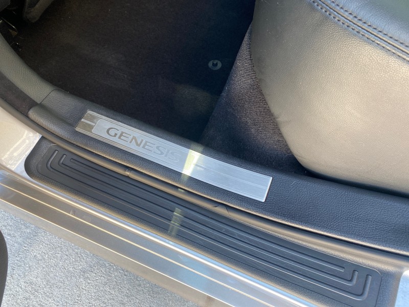2012 Hyundai Genesis 3.8L SUNROOF PREM PKG in , 