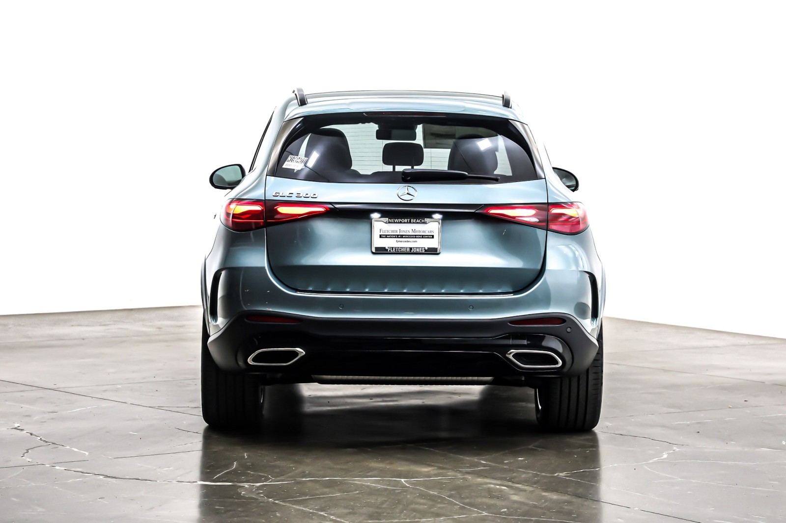 New 2026 Verde Silver Metallic Mercedes-Benz GLC 300 image 3