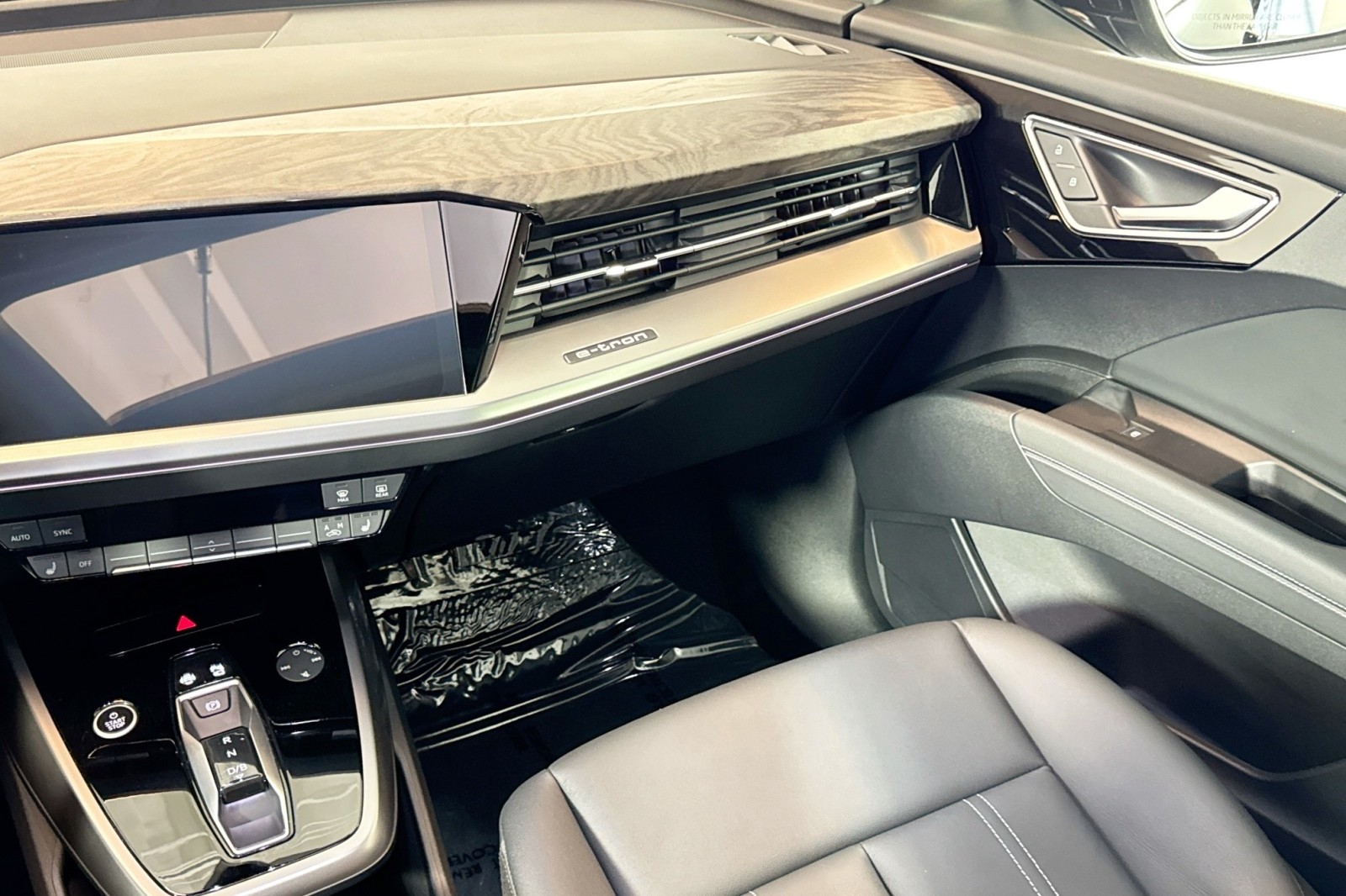 Used 2023 MYTHOS BLACK Audi Premium Plus image 21