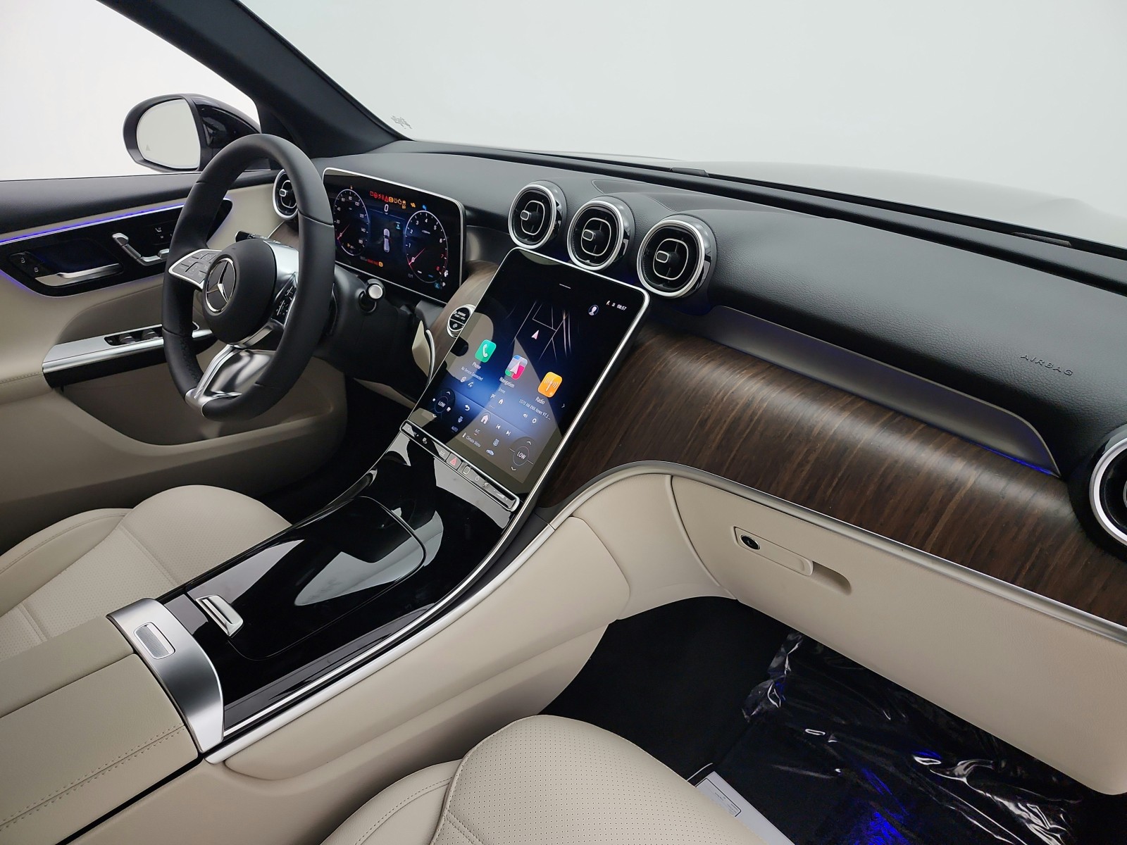 New 2026 Black Mercedes-Benz GLC 300 image 29