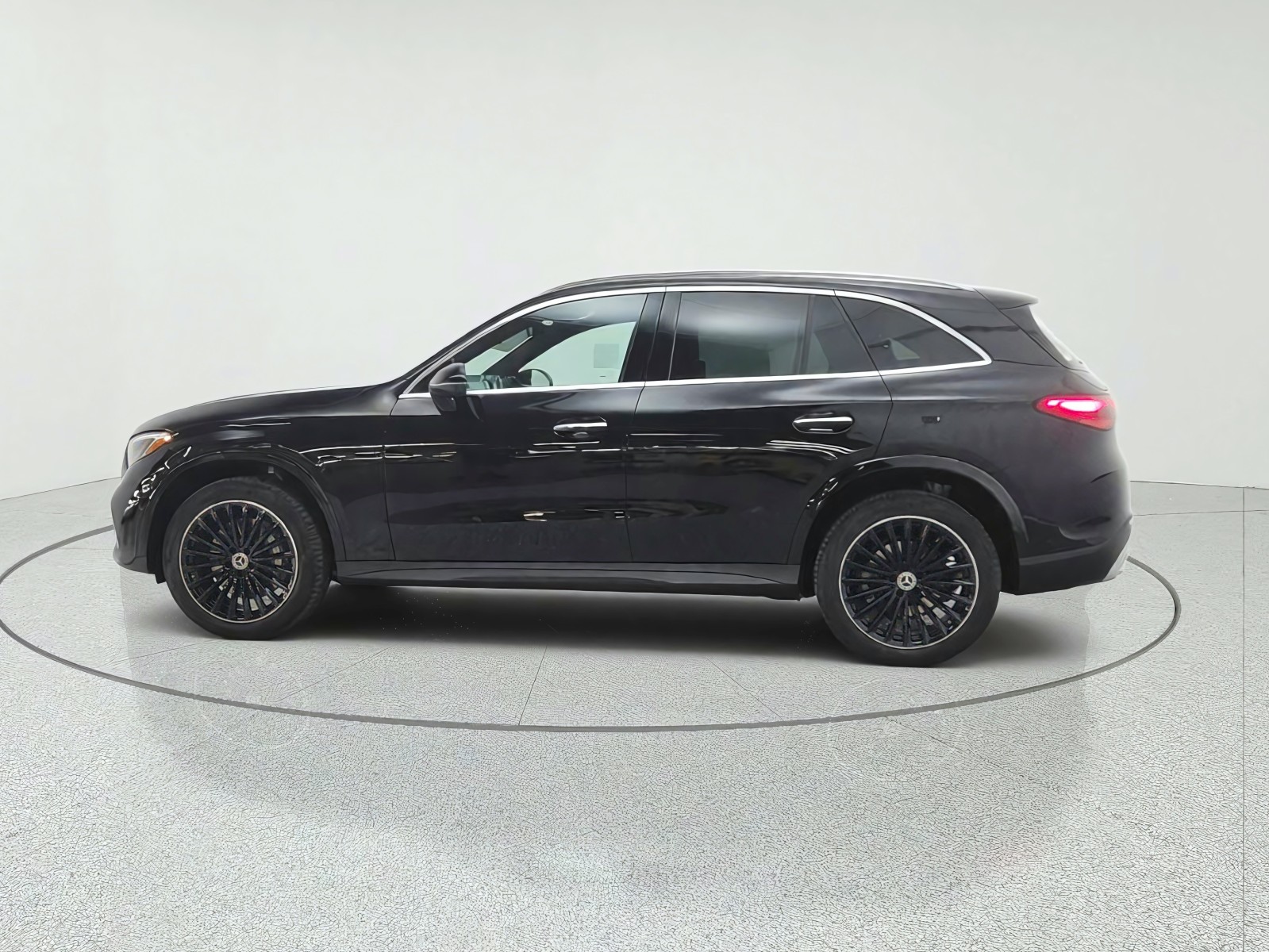New 2027 Black Mercedes-Benz GLC 300 SUV image 8