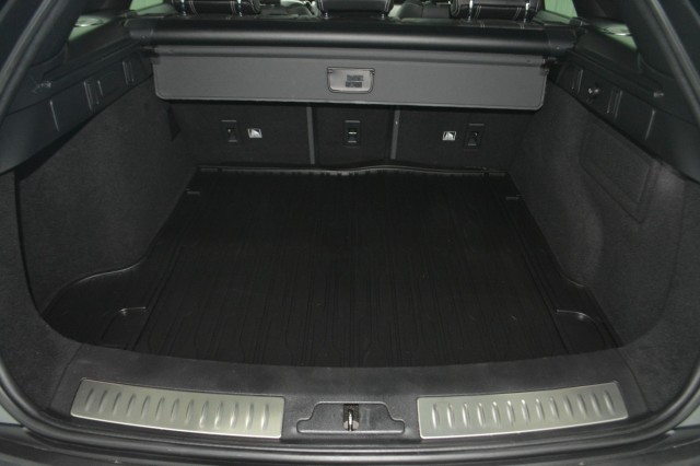 Used 2019 Land Rover Range Rover Velar R-Dynamic SE SUV for sale in Geneva NY