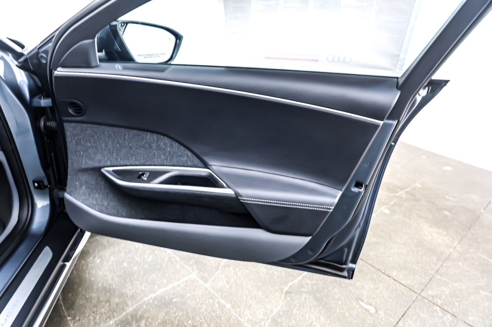 Used 2024 Quantum Grey Metallic Lucid Touring AWD image 23