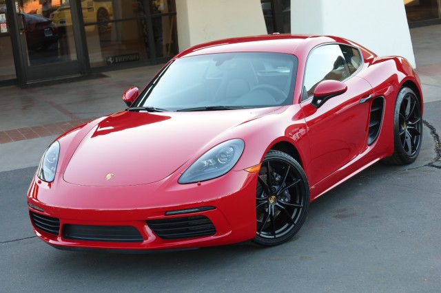 2019  718 Cayman  in , 