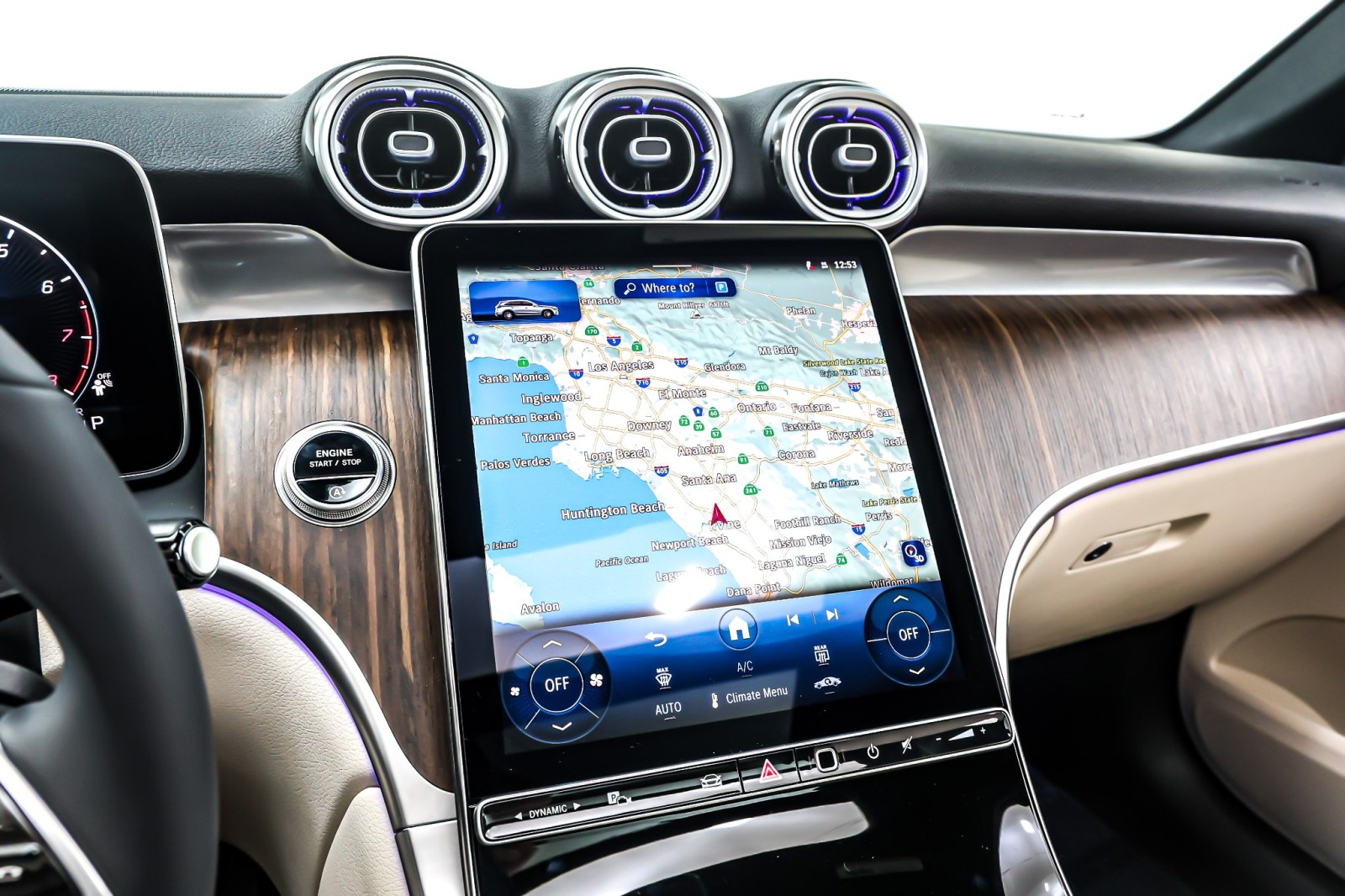 New 2026 MANUFAKTUR Moonlight White Metallic Mercedes-Benz GLC 300 image 6