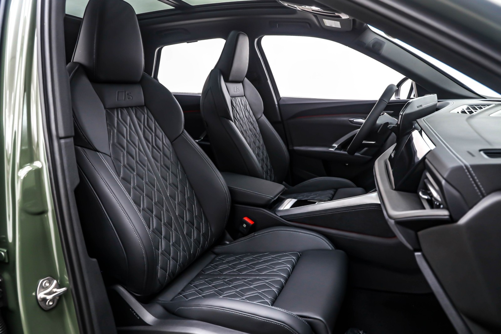 New 2025 District Green Metallic Audi Premium Plus 3.0 TFSI quattro image 7