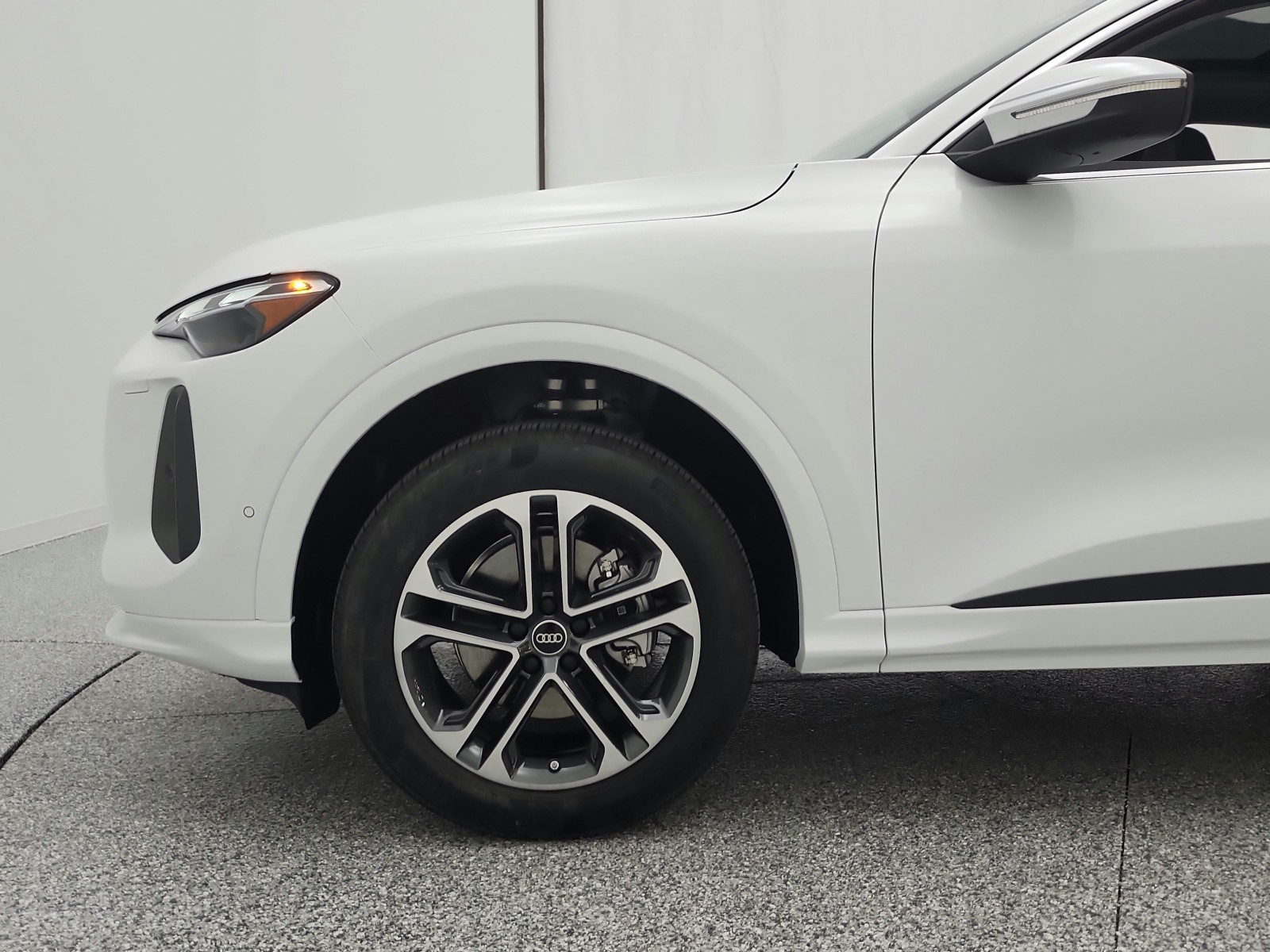 New 2025 Arkona White Audi Premium 2.0 TFSI quattro image 11