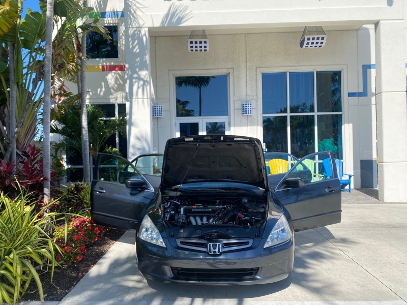2004 Honda Accord Sdn LX LOW MILES 68,079 in , 