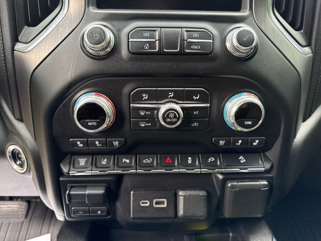 GMCSierra 2500HD30