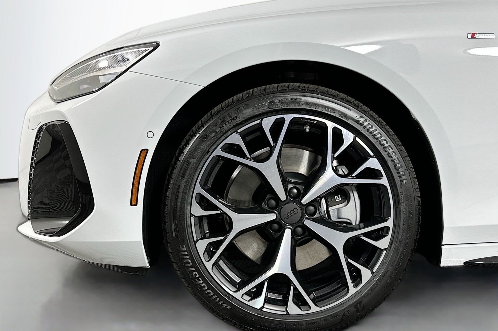 New 2026 Glacier White Metallic Audi Premium Plus image 11