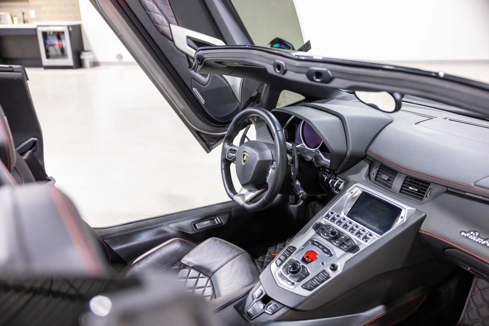 2015 Lamborghini Aventador Roadster LP 700-4 photo 8