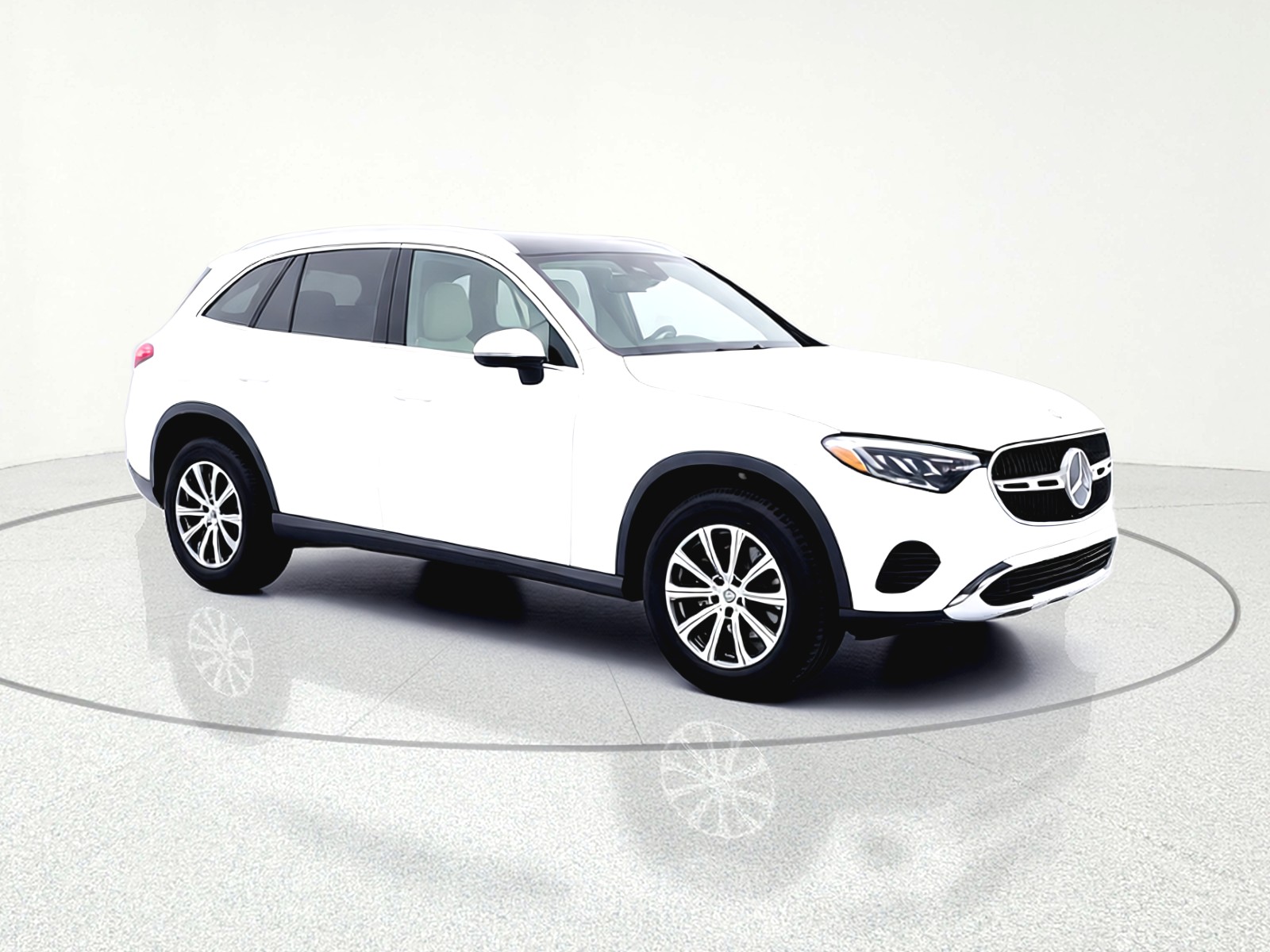 New 2026 Polar White Mercedes-Benz GLC 300 image 3