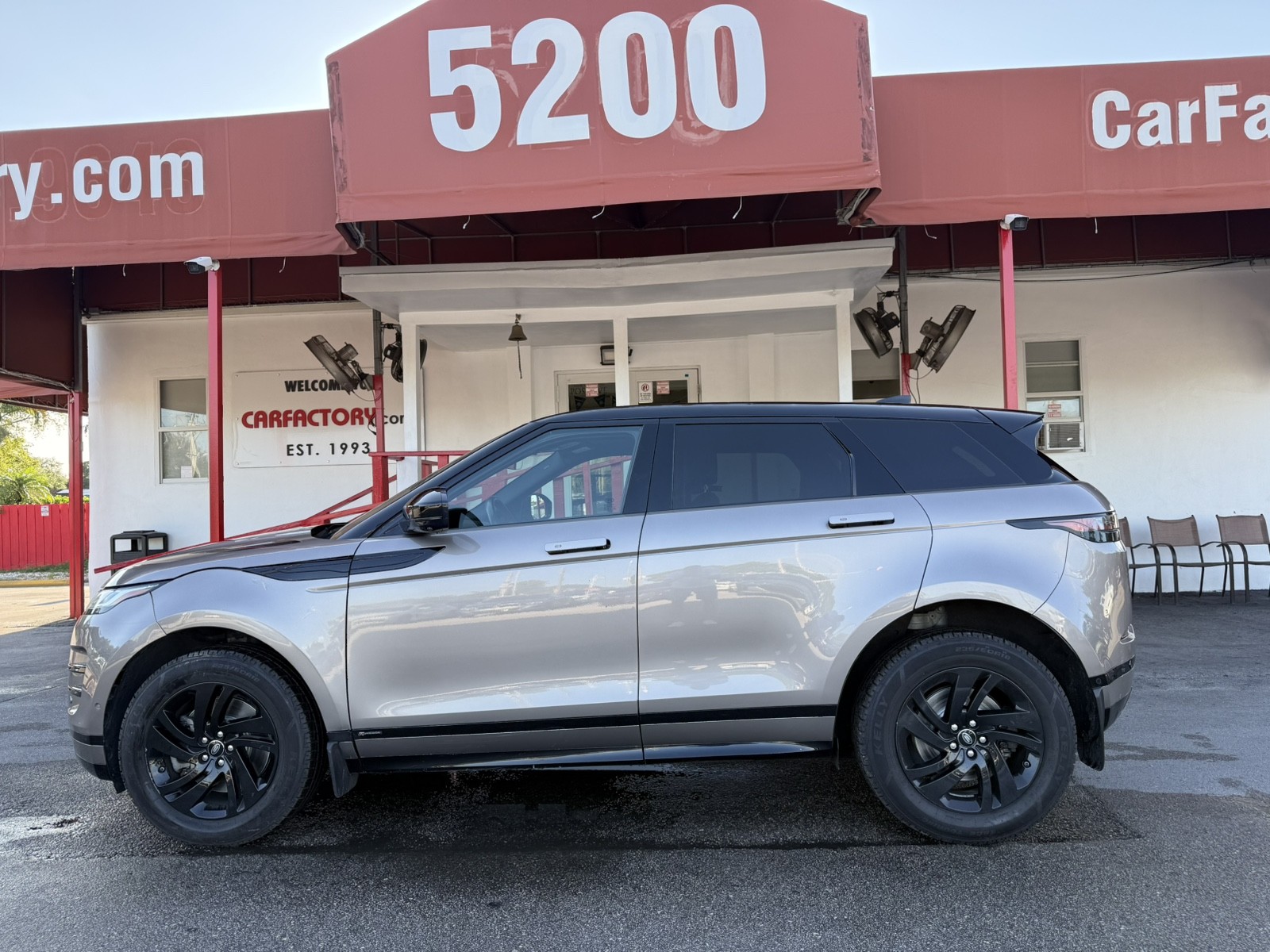 View vehicle photo 6