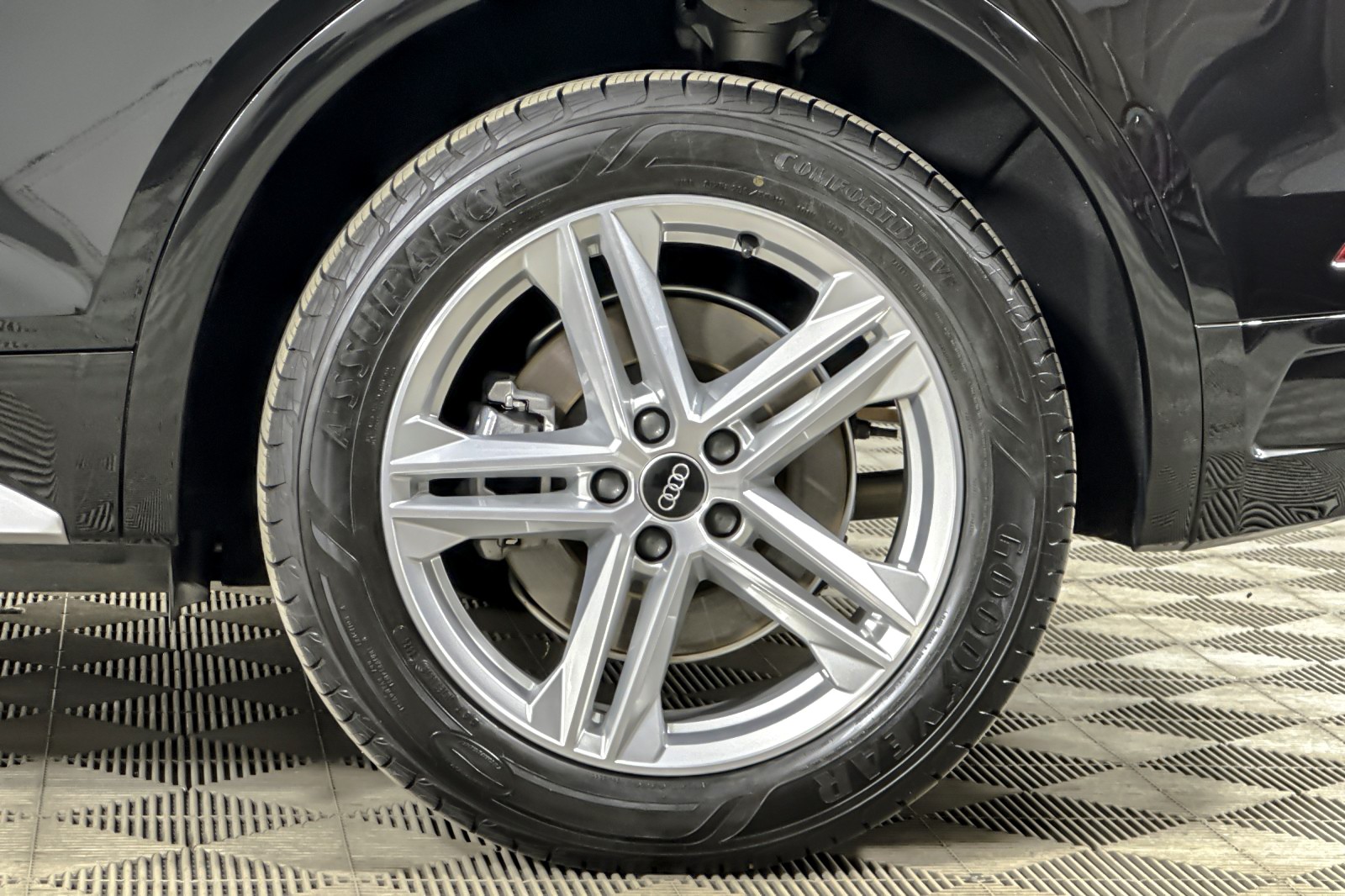 Used 2023 Mythos Black Metallic Audi S line Premium Plus 55 TFSI e quattro image 25