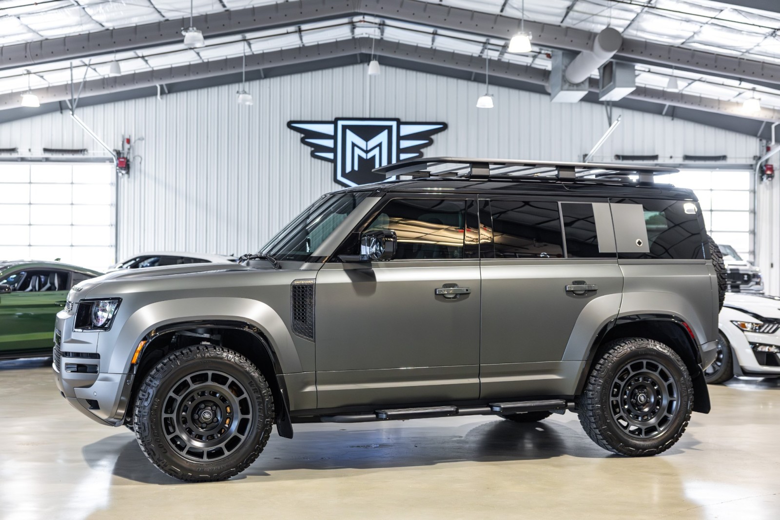 2025 Land Rover Defender 110 Octa Edition One P635's photo