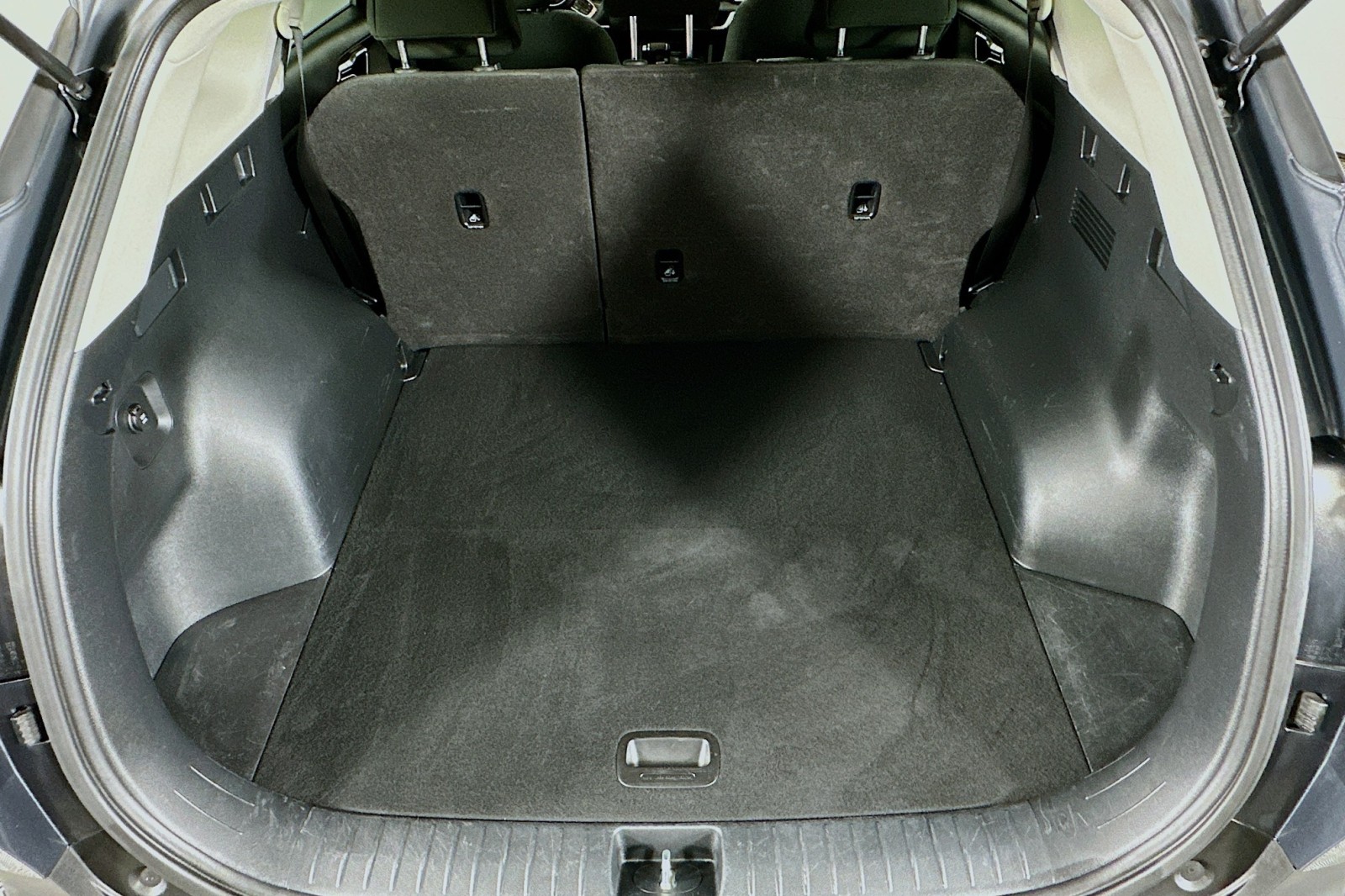 Used 2023 Gravity Gray Kia LX image 22