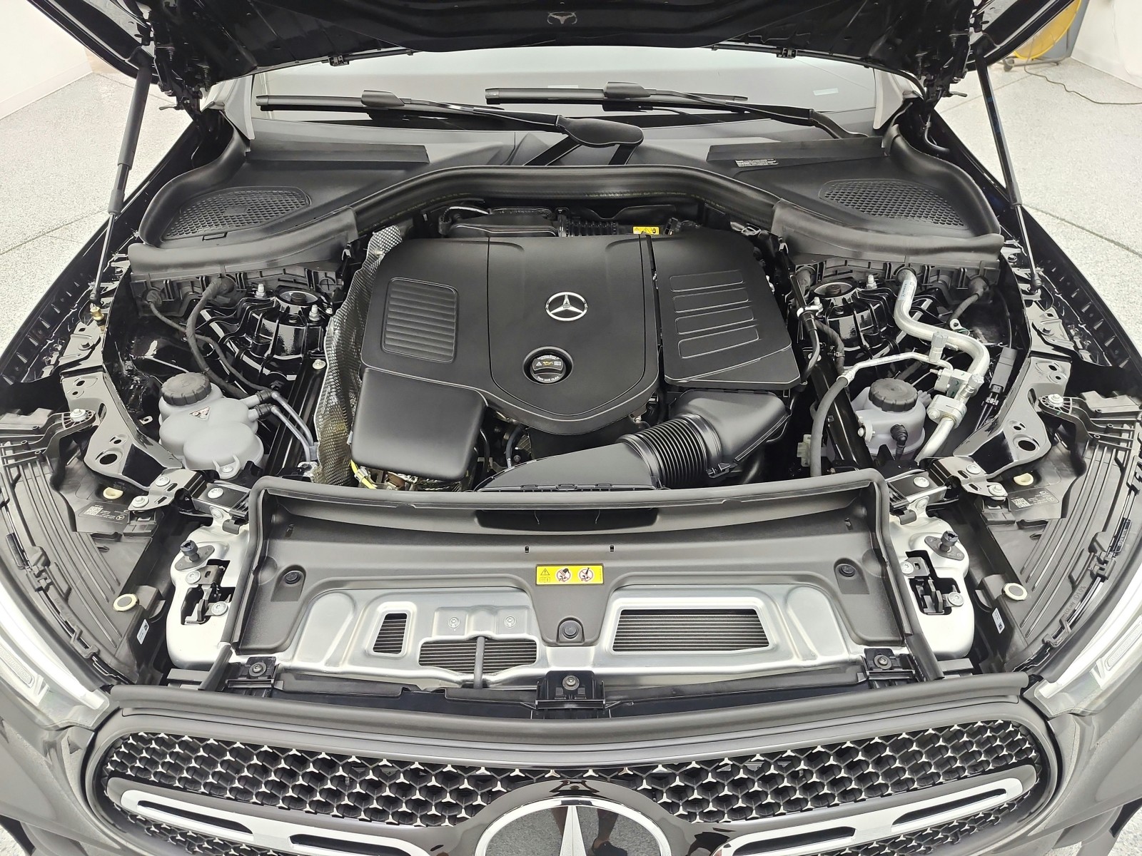 New 2027 Black Mercedes-Benz GLC 300 SUV image 12