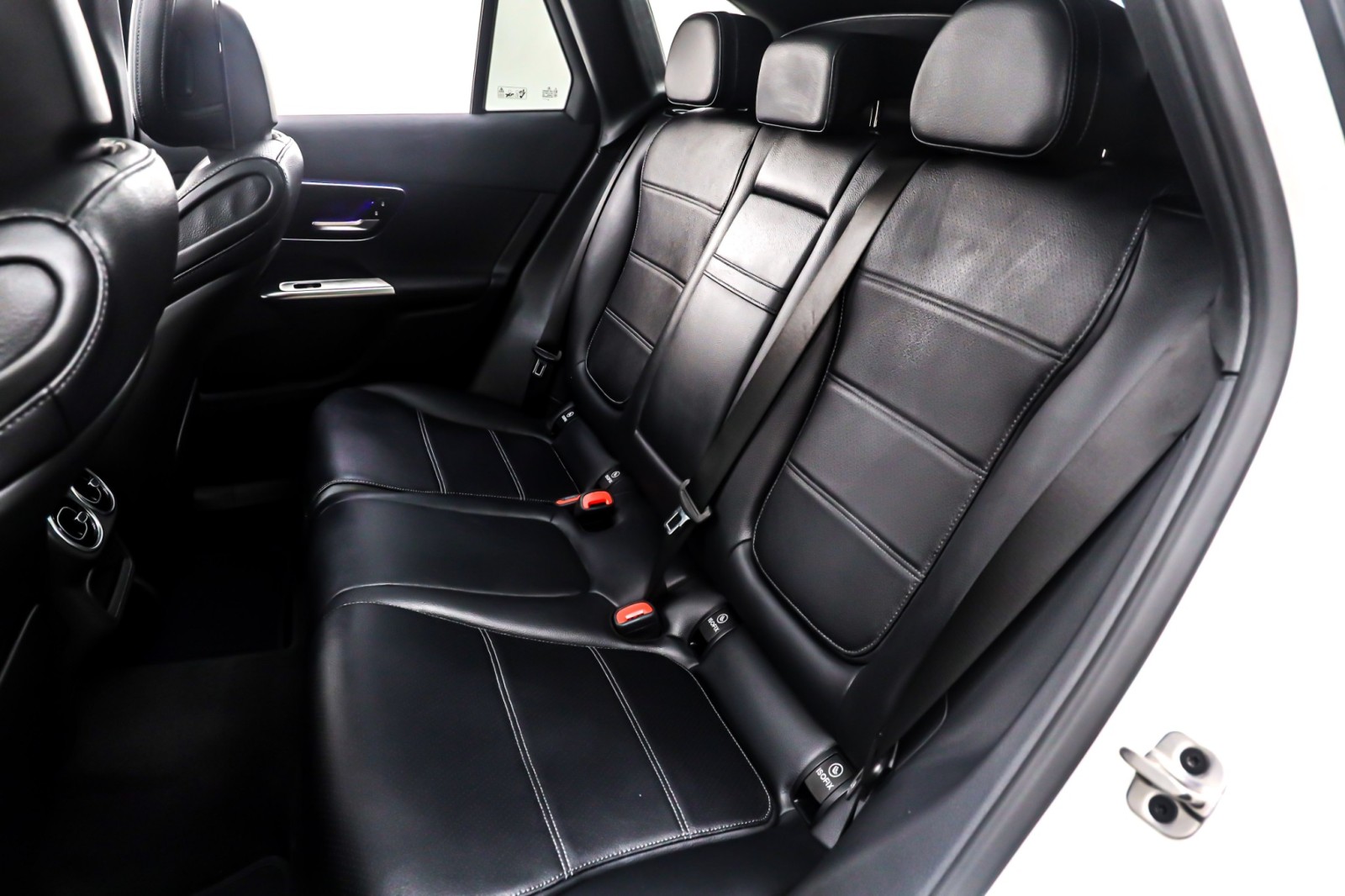 New 2026 Polar White Mercedes-Benz GLC 300 image 8