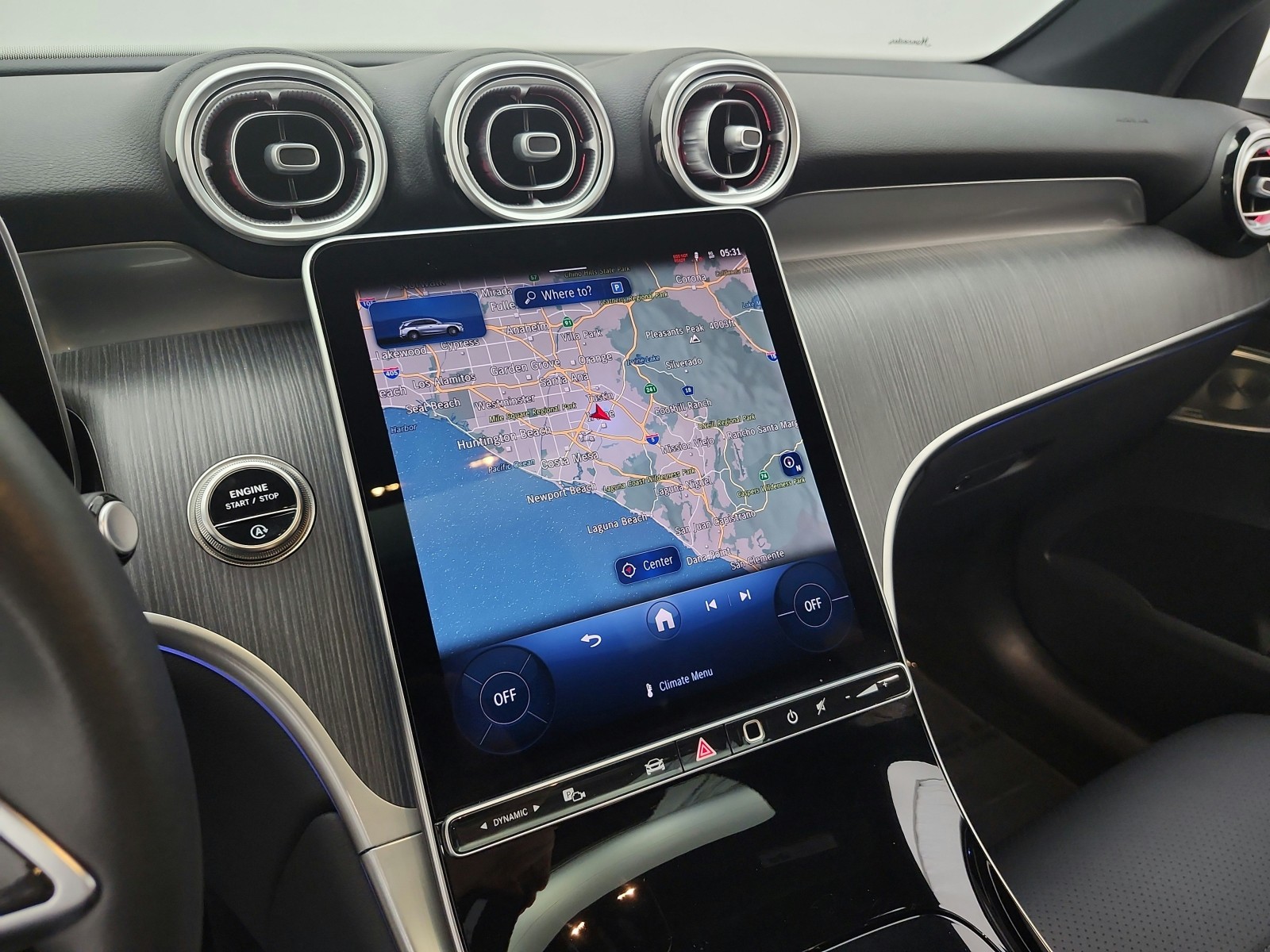 Certified Used 2025 Polar White Mercedes-Benz GLC 300 SUV image 13