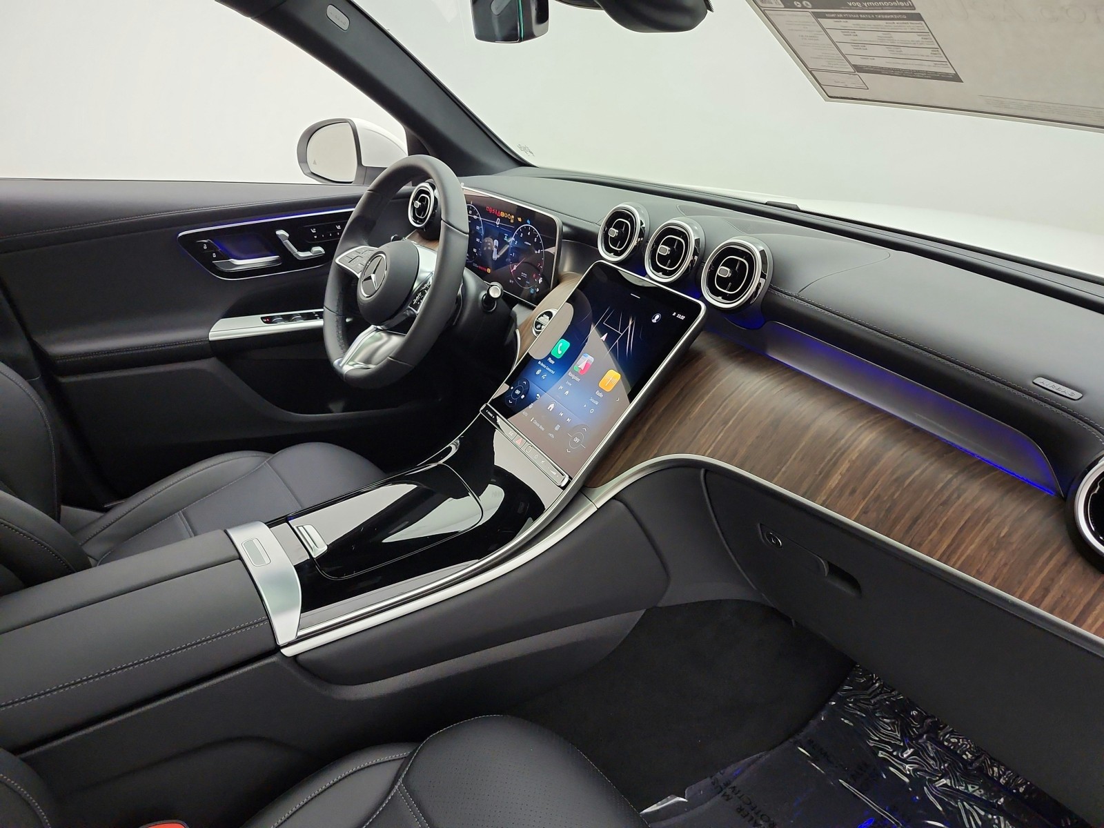 New 2027 Polar White Mercedes-Benz GLC 300 SUV image 15