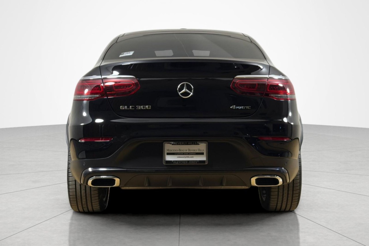 Used 2022 Black Mercedes-Benz GLC 300 image 4