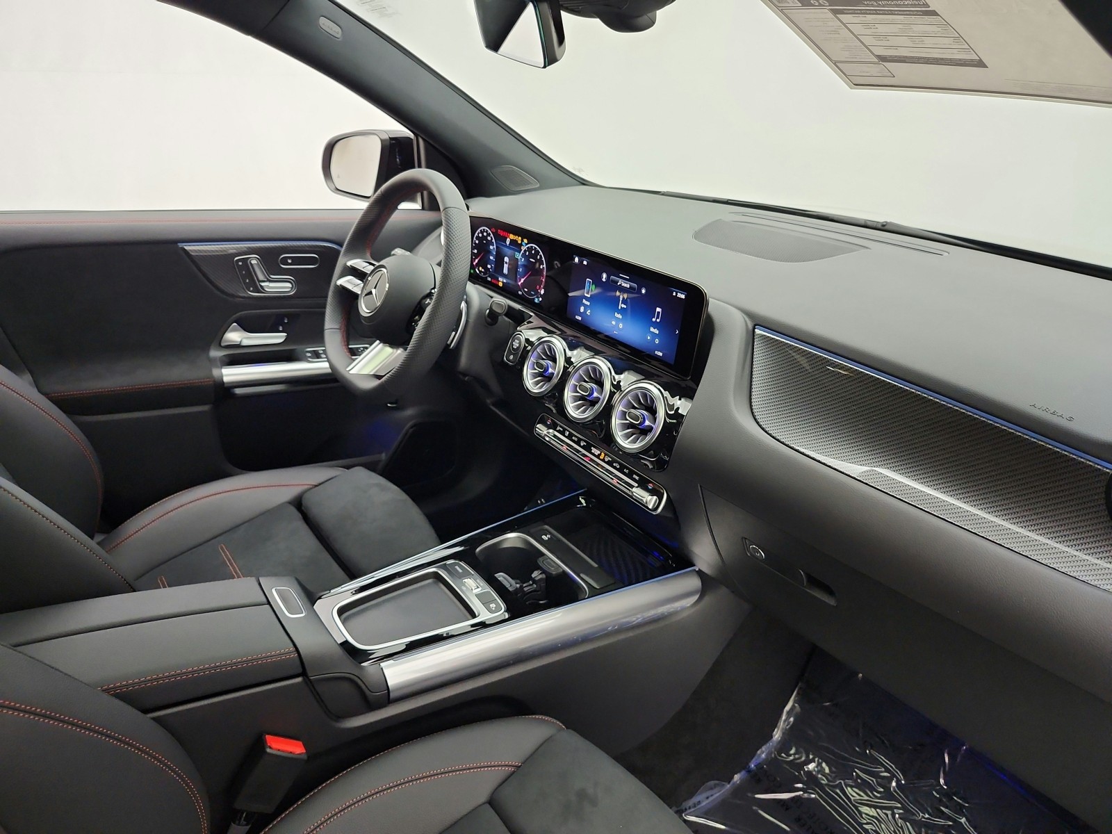 New 2026 Mountain Grey Metallic Mercedes-Benz GLA 250 SUV image 15