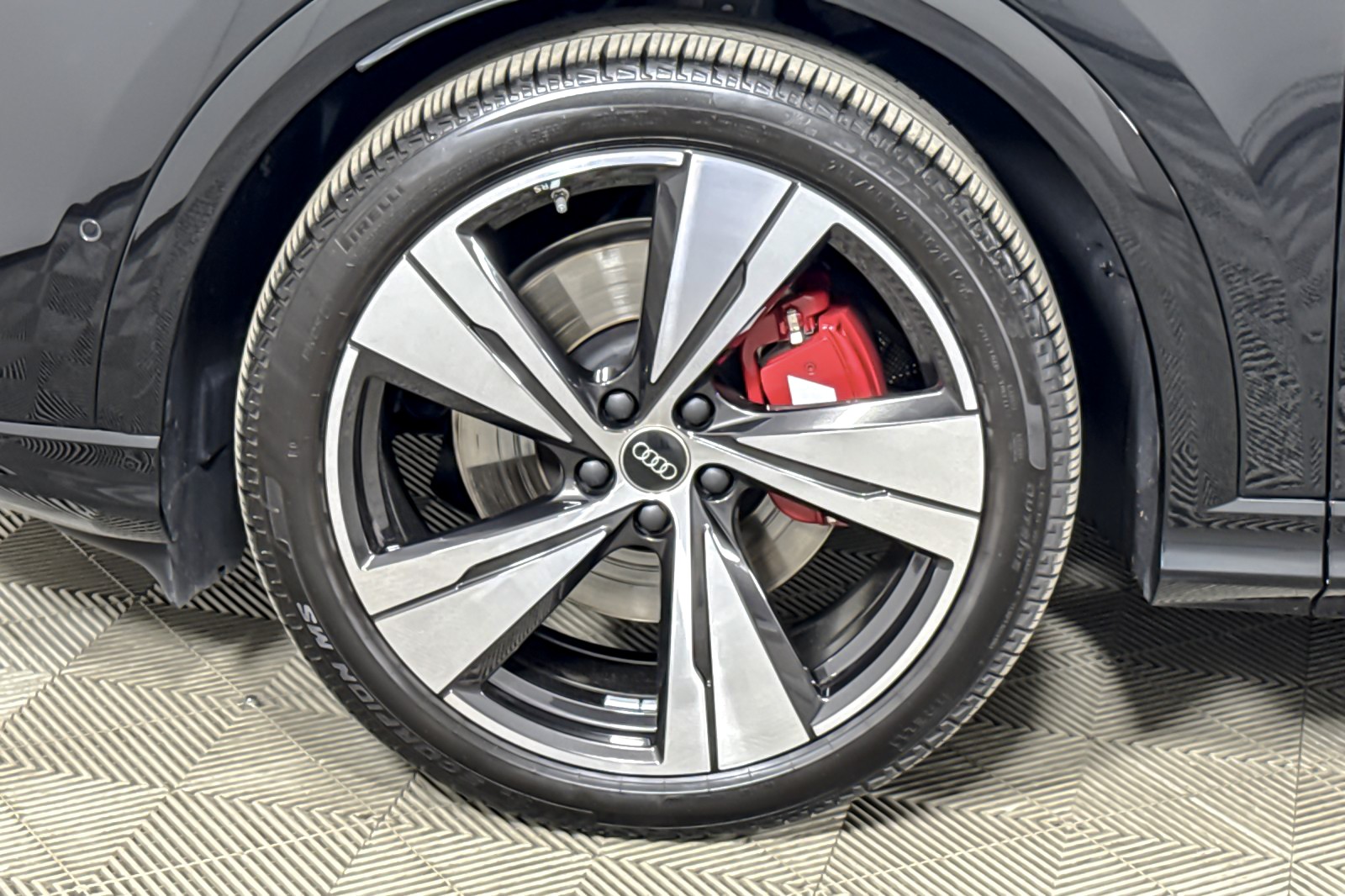 Used 2025 Mythos Black Metallic Audi Premium Plus 3.0 TFSI quattro image 25