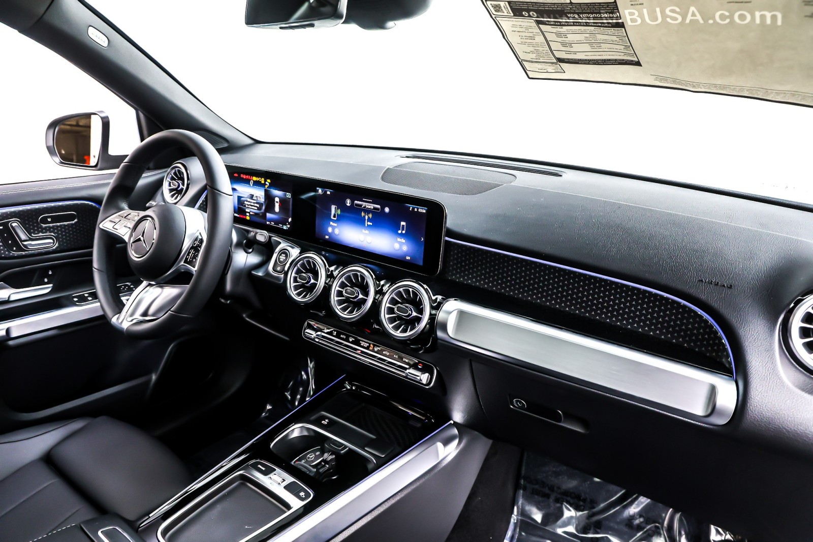 New 2026 Polar White Mercedes-Benz GLB 250 SUV image 5