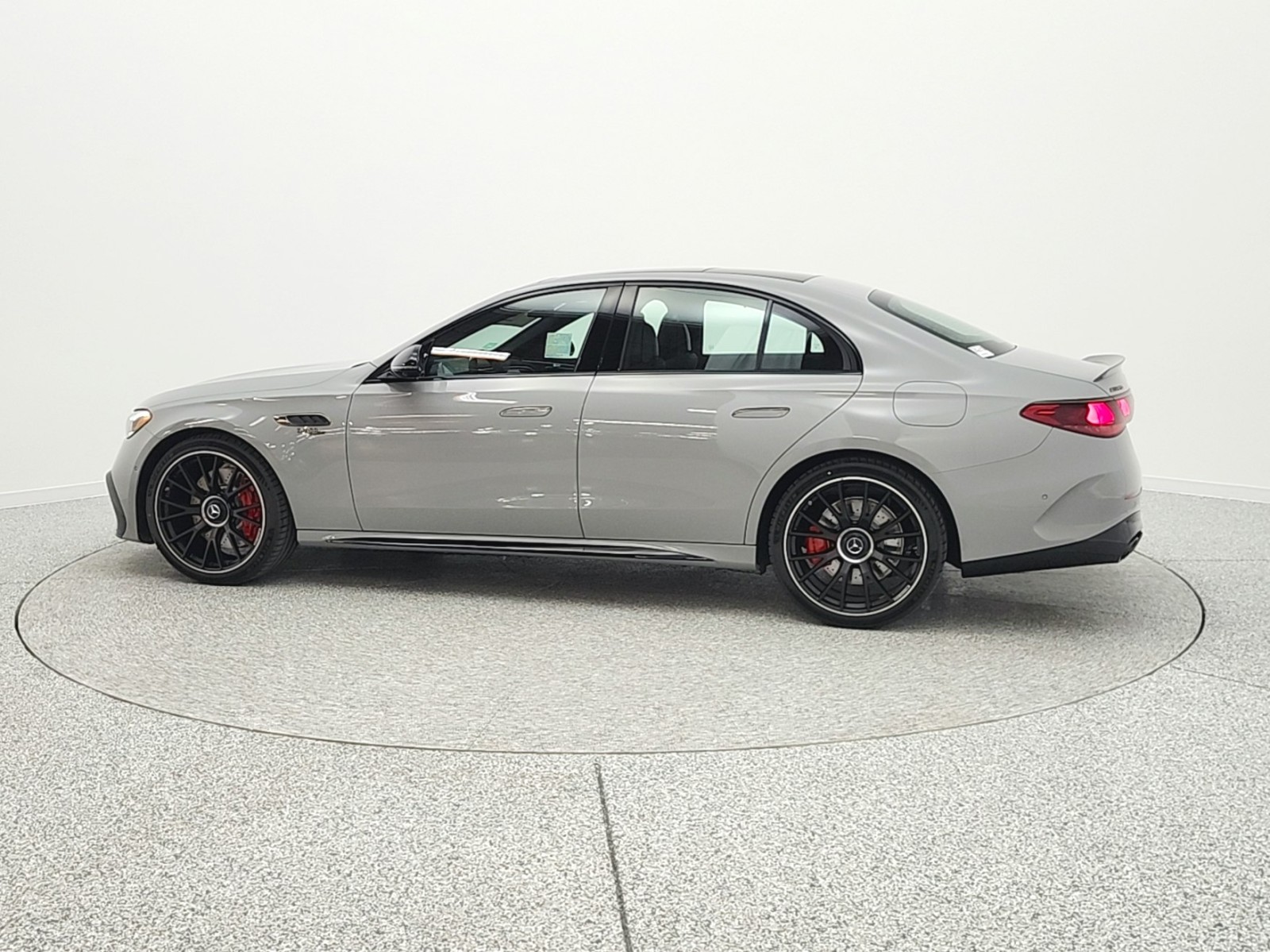New 2026 MANUFAKTUR Alpine Grey Mercedes-Benz AMG® E 53 E image 8