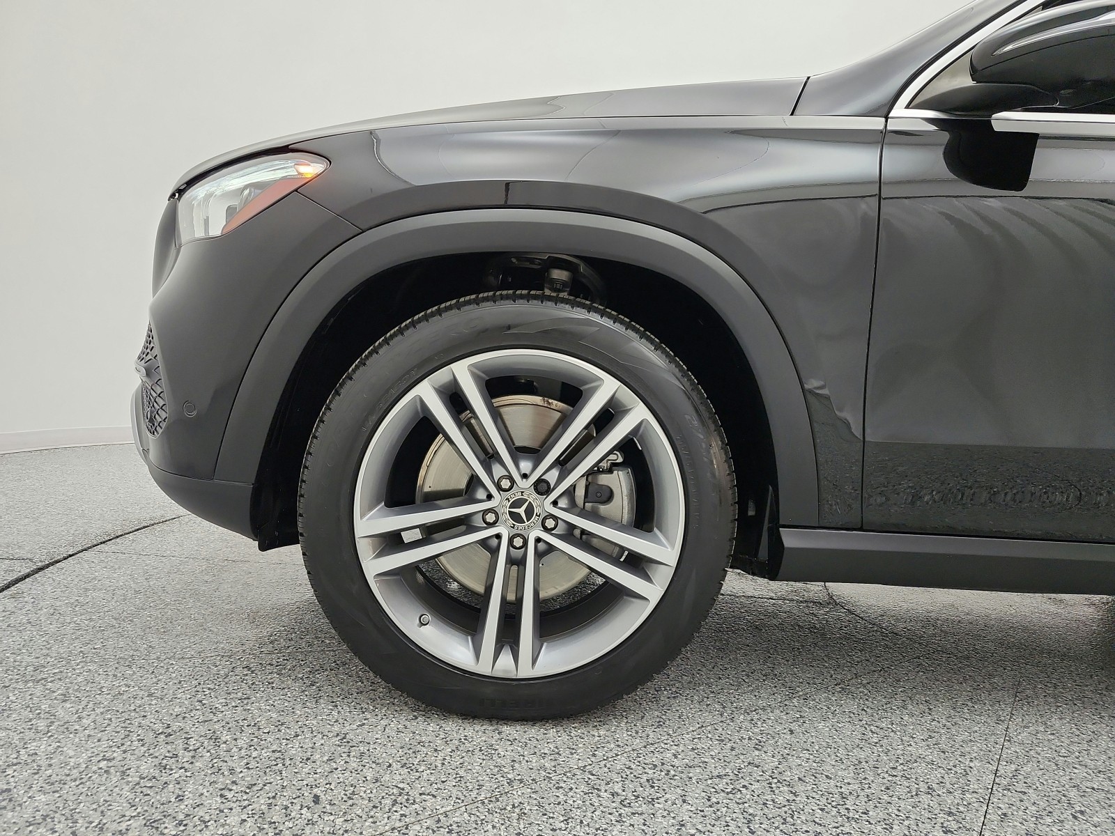 Used 2022 Black Mercedes-Benz GLE 450 4MATIC® SUV image 18