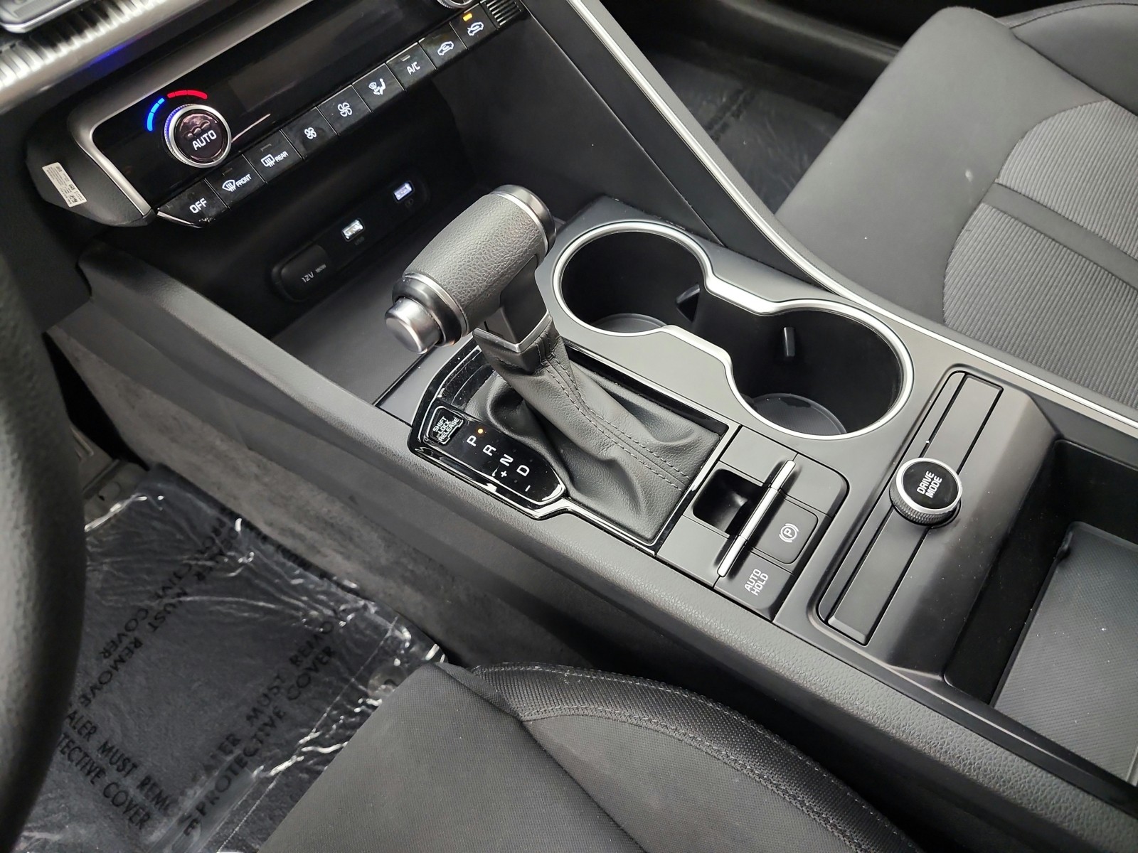 Used 2023 Glacial White Pearl Kia LXS image 11
