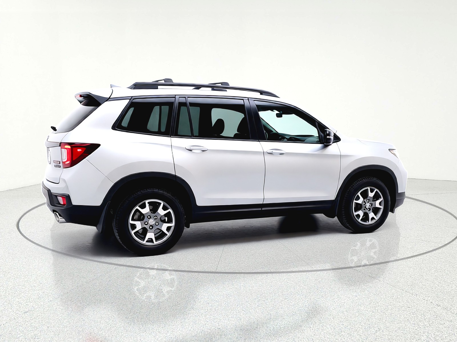 Used 2022 Lunar Silver Metallic Honda TrailSport AWD image 14