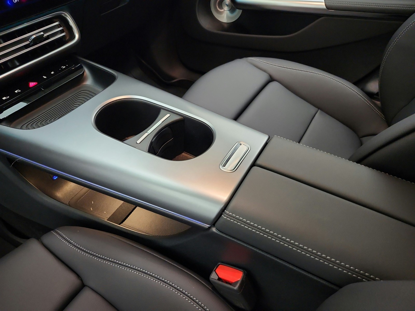 New 2027 Polar White Mercedes-Benz CLA 250+ Electric RWD image 10