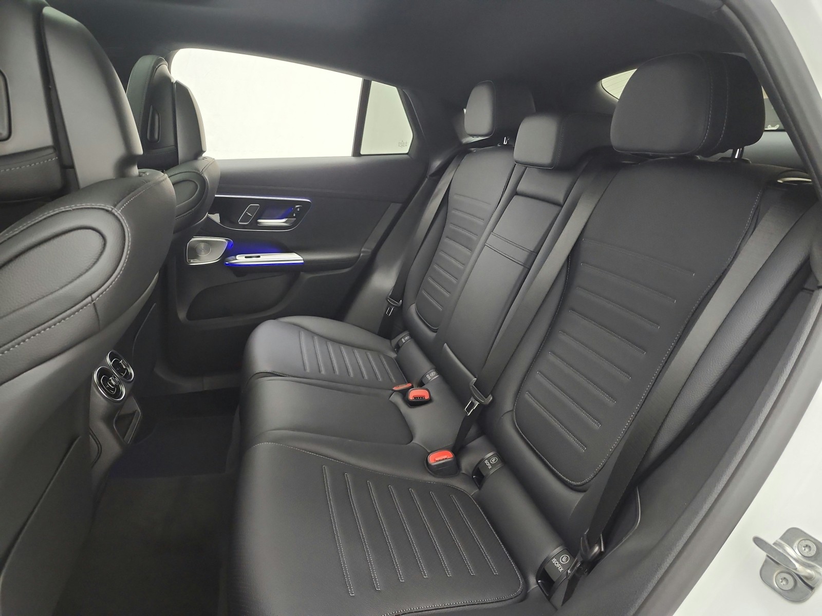 New 2026 Polar White Mercedes-Benz GLC 300 image 11